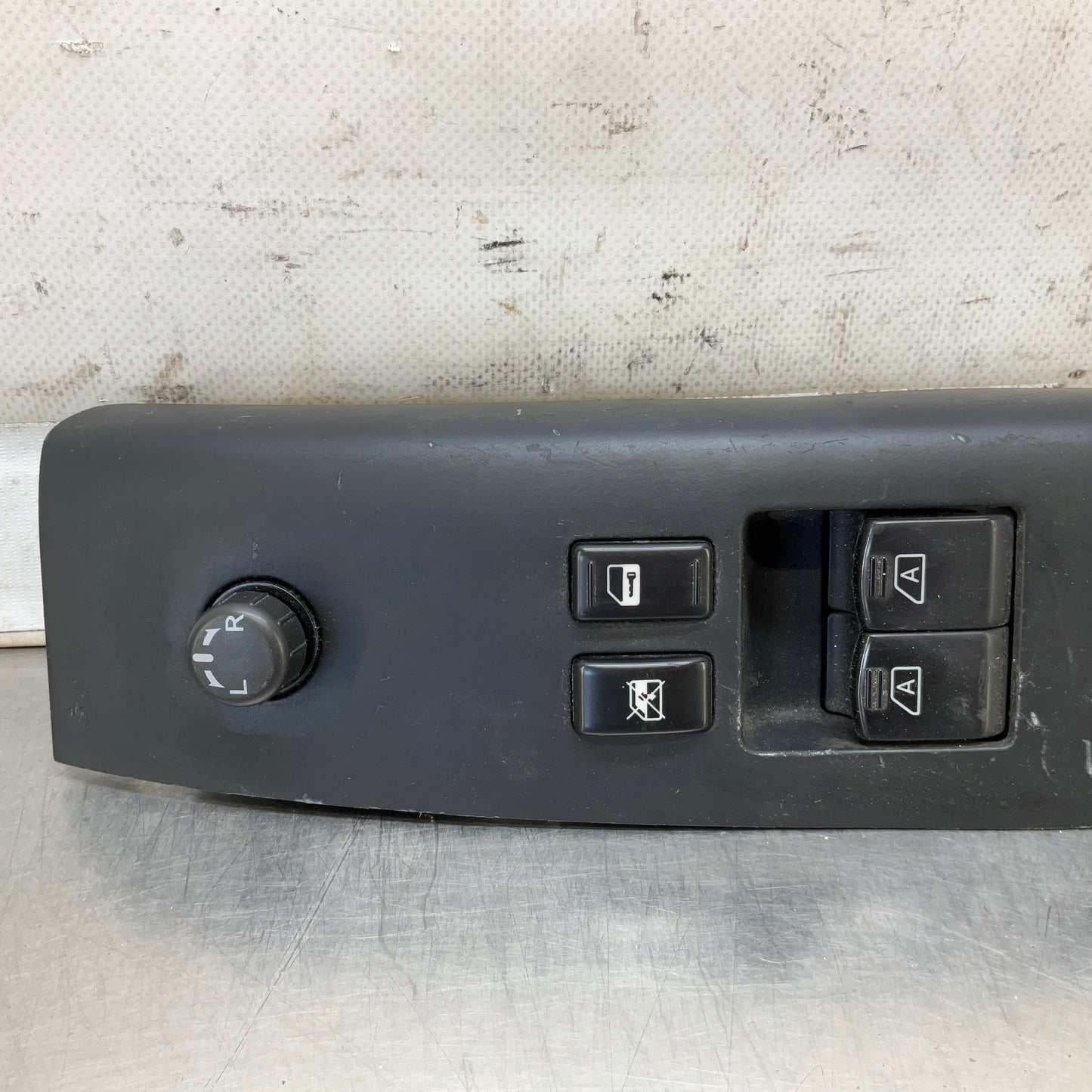 2005 Nissan Z33 350Z Front Driver Master Door Window Lock Switch Oem 15Bijfa - On Point Parts Inc