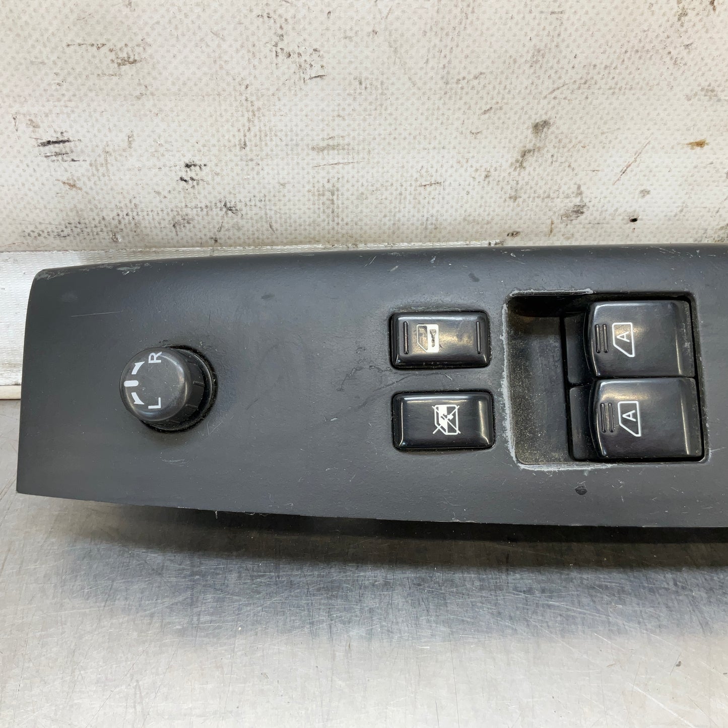 2004 Nissan Z33 350Z Driver Left Master Door Window Lock Switches Oem 25BDQFA - On Point Parts Inc