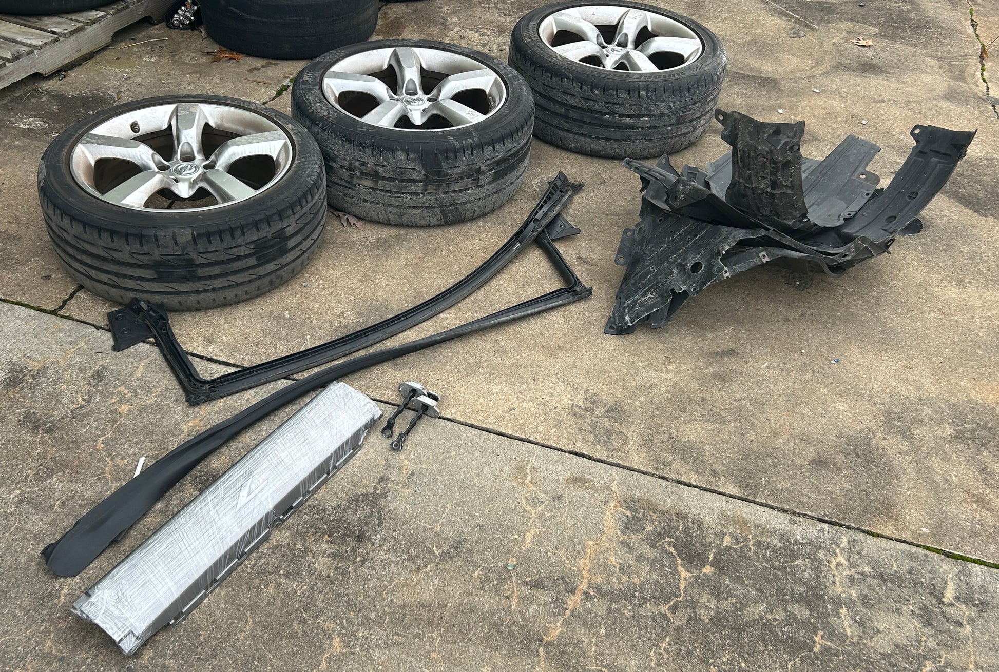 2008 Nissan 350Z Wheels, A-Pillar Seals, Strut Cover Bundle OEM 21BLJF0 - On Point Parts Inc