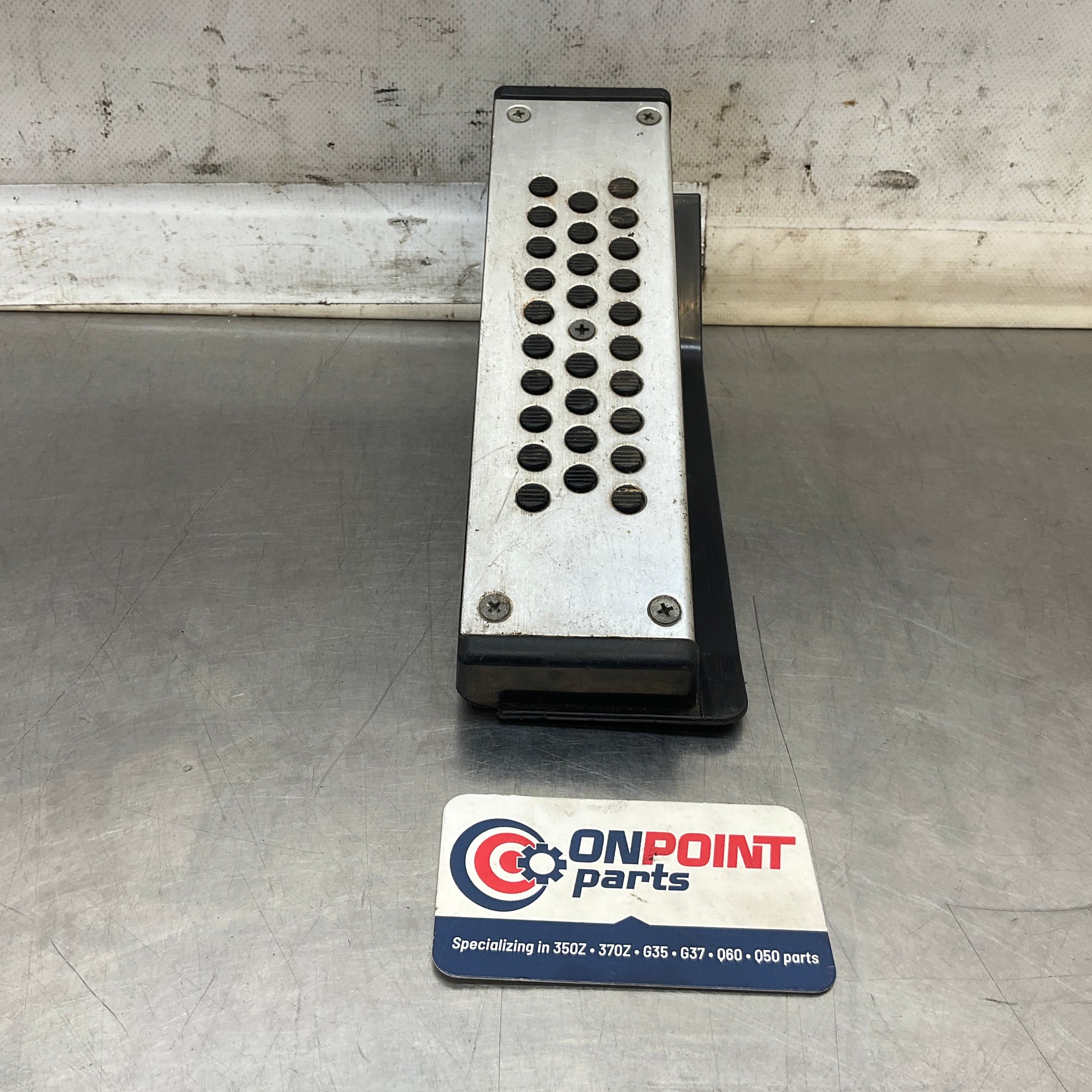 2008 Nissan Z33 350Z Front Driver Dead Pedal Foot Rest Oem 21Bljfa - On Point Parts Inc