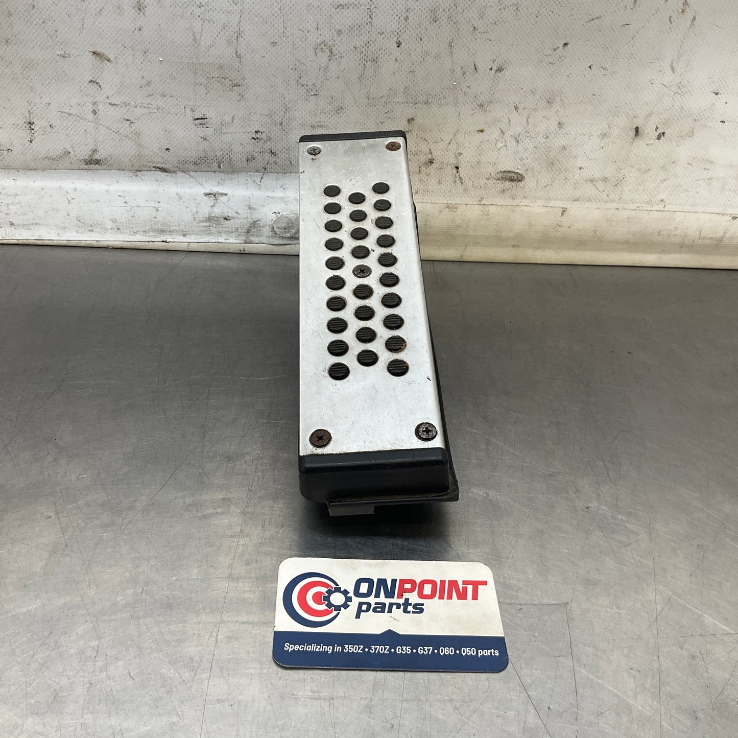 2004 Nissan Z33 350Z Front Driver Dead Pedal Foot Rest Oem 24Bbqga - On Point Parts Inc