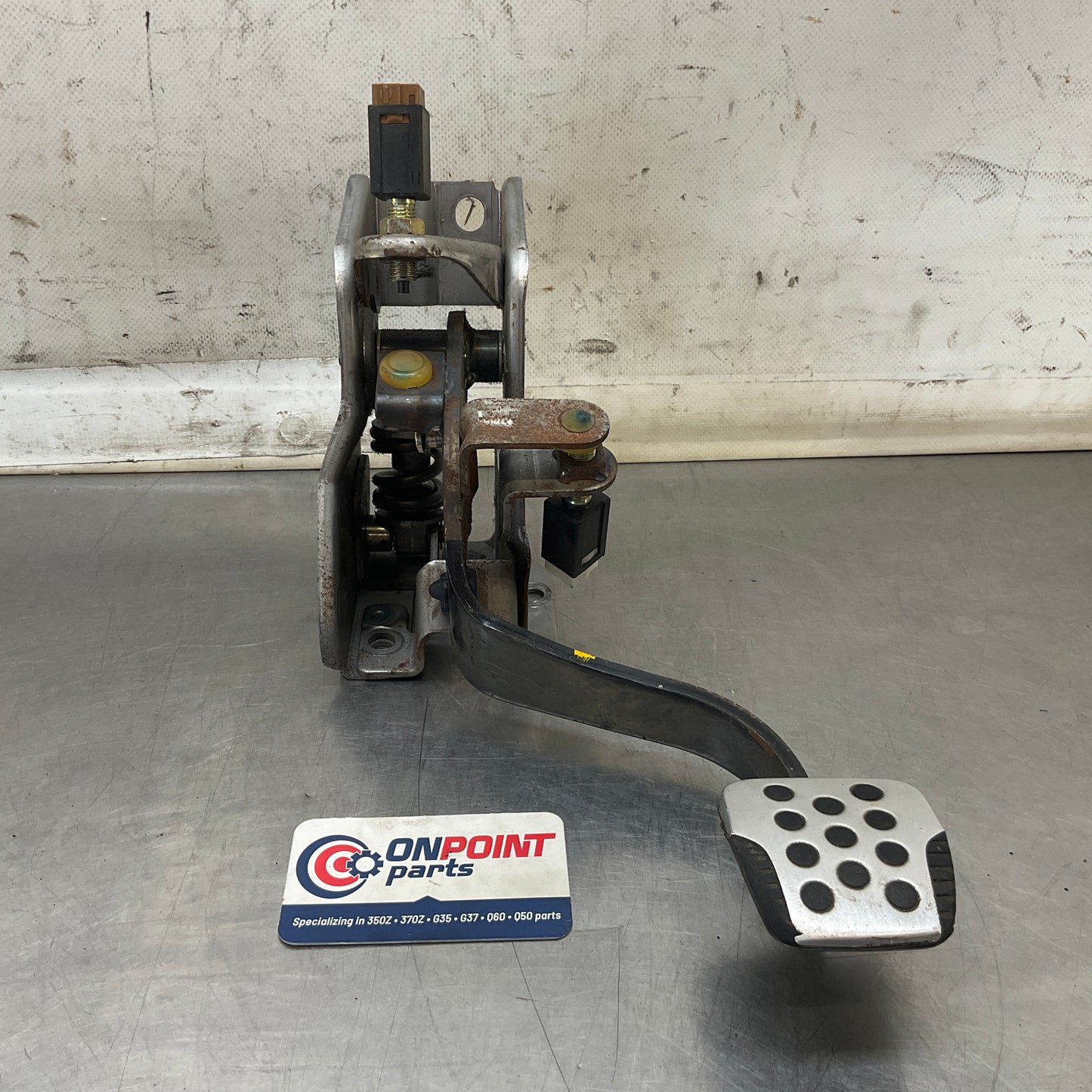 2004 Nissan Z33 350Z Clutch Pedal Oem 24Bbqgg - On Point Parts Inc