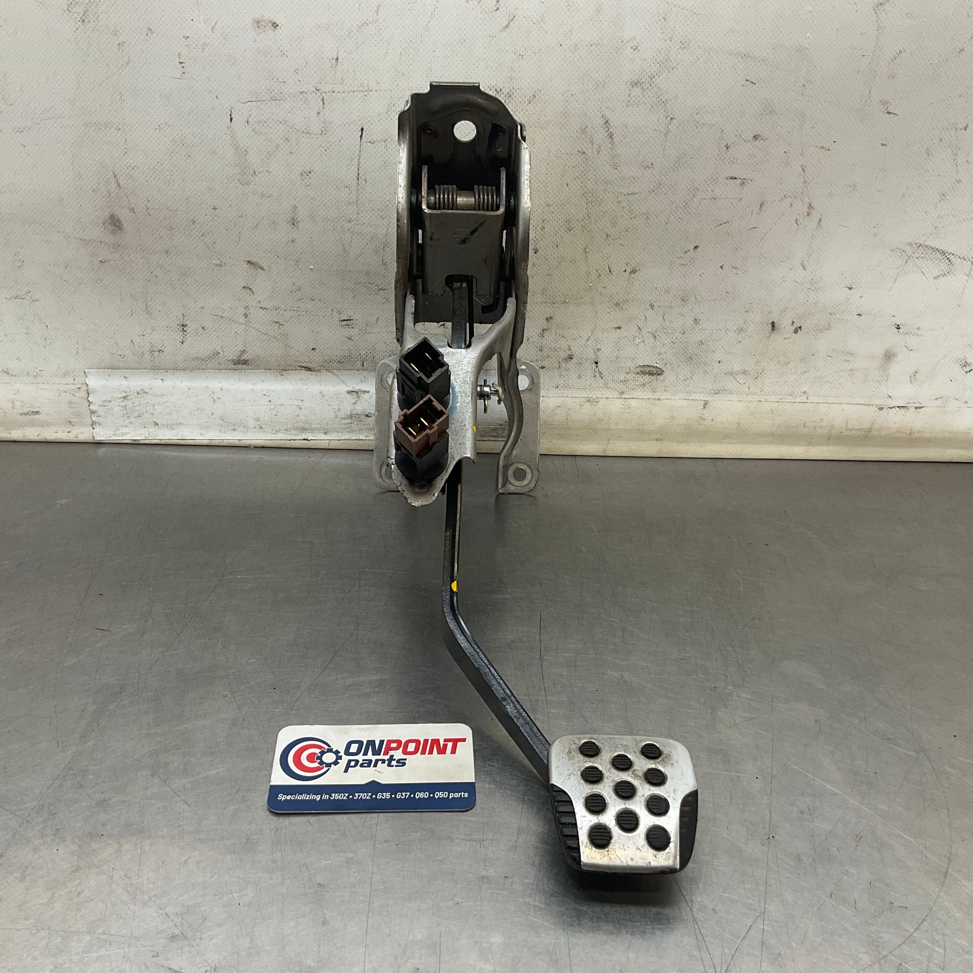 2004 Nissan Z33 350Z Front Driver Brake Pedal Oem 24Bbqgg - On Point Parts Inc