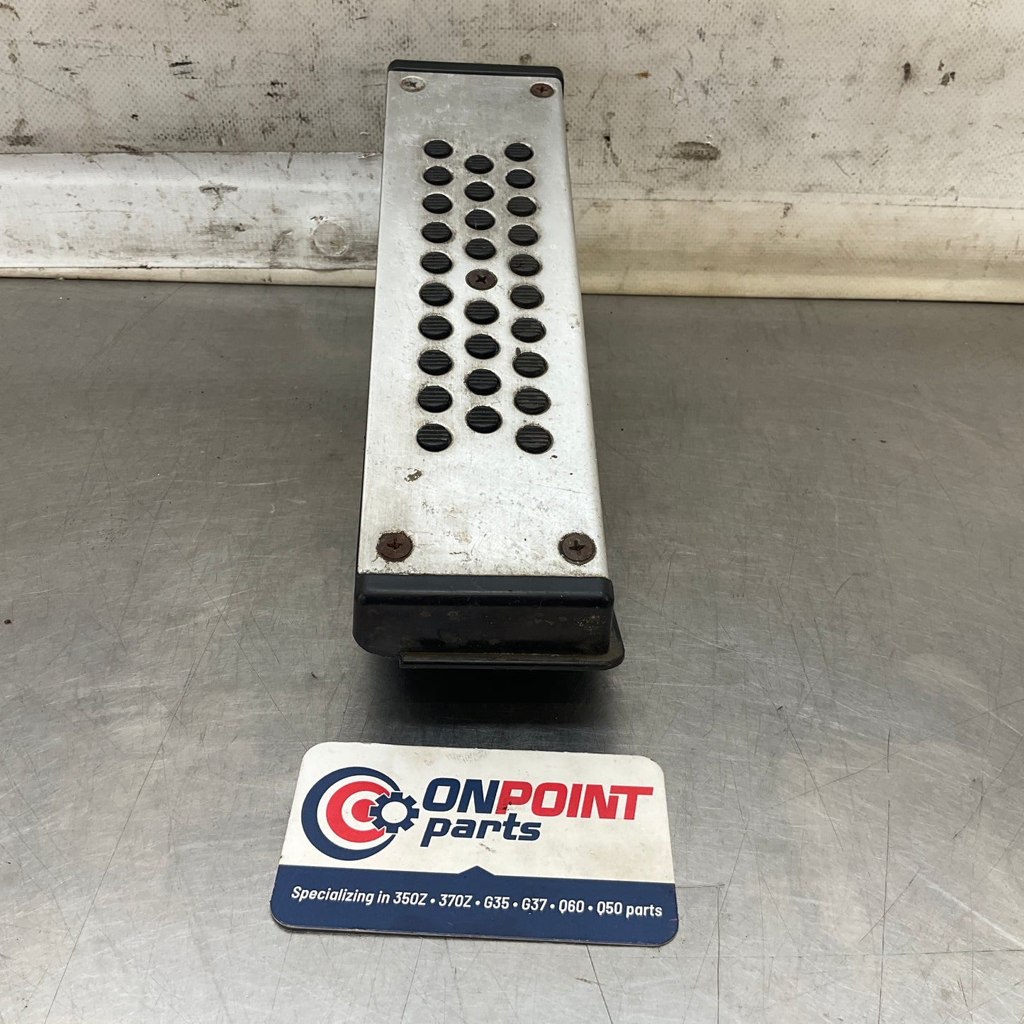 2003 Nissan Z33 350Z Dead Pedal Foot Rest Oem 22Bdxfa - On Point Parts Inc