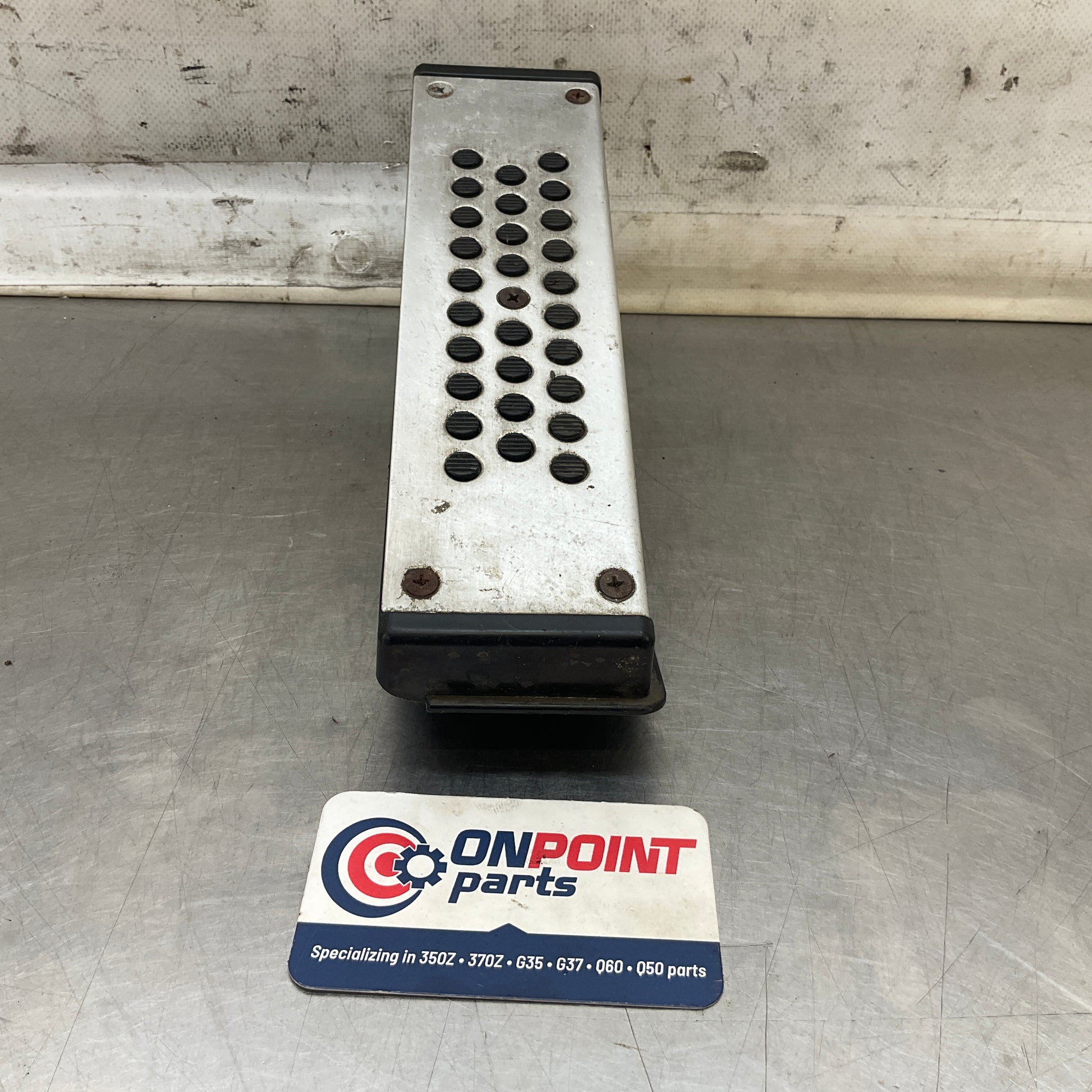 2003 Nissan Z33 350Z Dead Pedal Foot Rest Oem 22Bdxfa - On Point Parts Inc