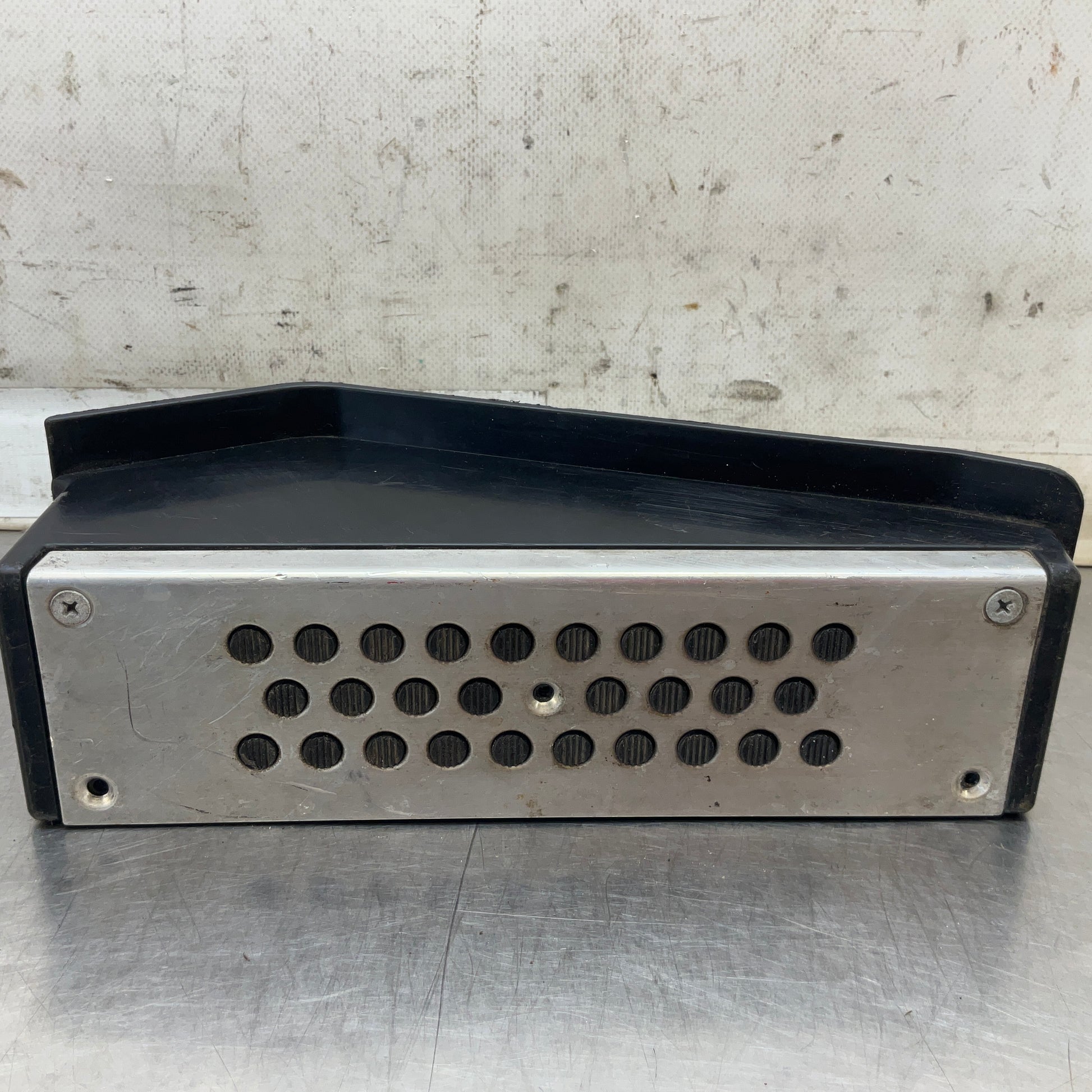 2005 Nissan Z33 350Z Front Driver Dead Pedal Foot Rest Oem 14Bcrga - On Point Parts Inc