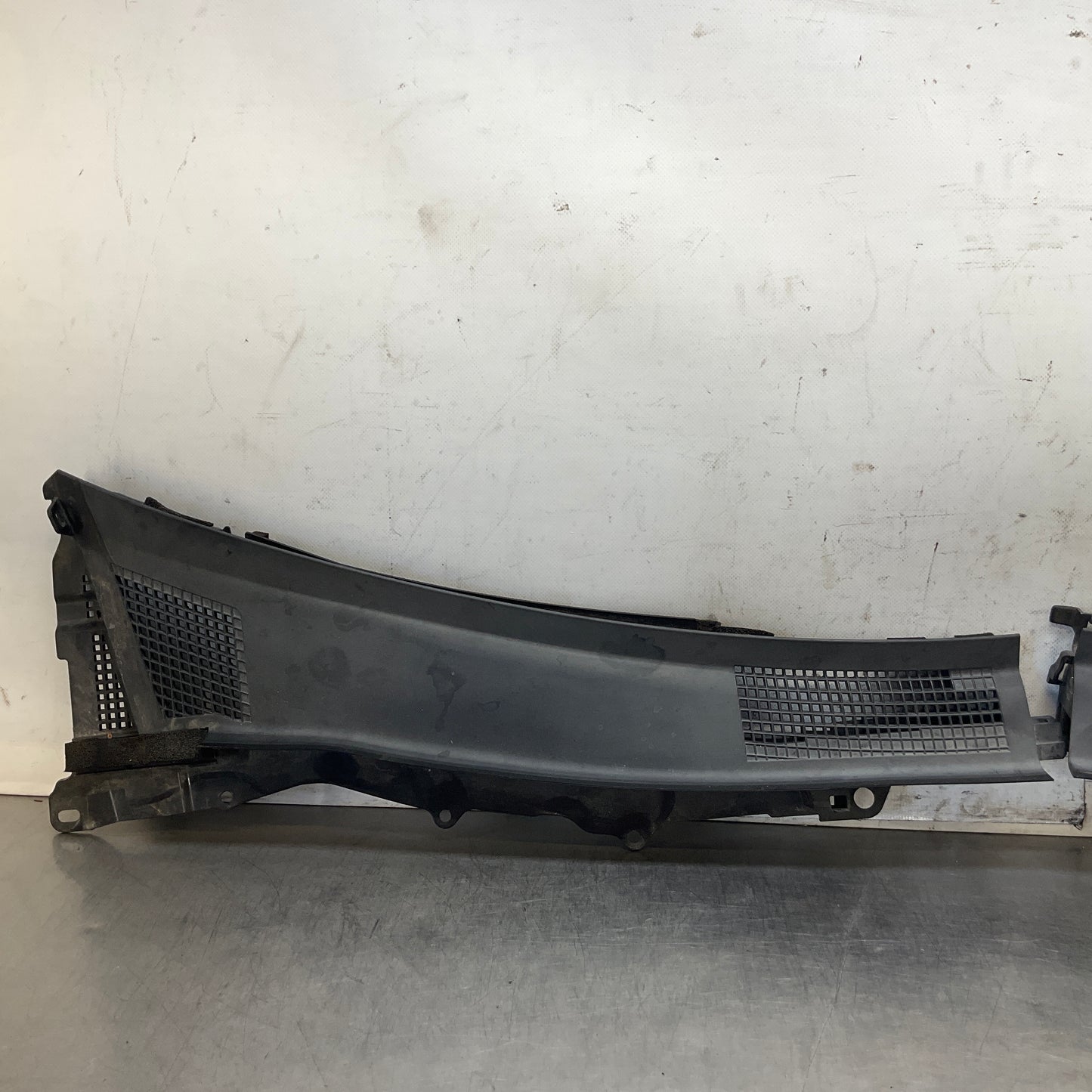 2012 Infiniti V36 G37 Front Windshield Cowl Wiper Cover Panel Oem 24Bcdg3 - On Point Parts Inc