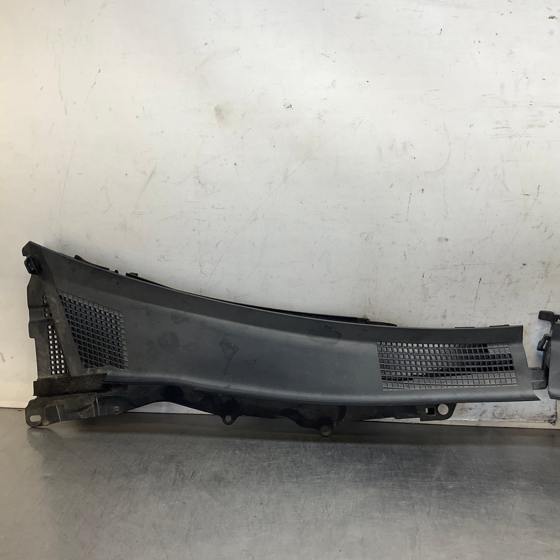 2012 Infiniti V36 G37 Front Windshield Cowl Wiper Cover Panel Oem 24Bcdg3 - On Point Parts Inc