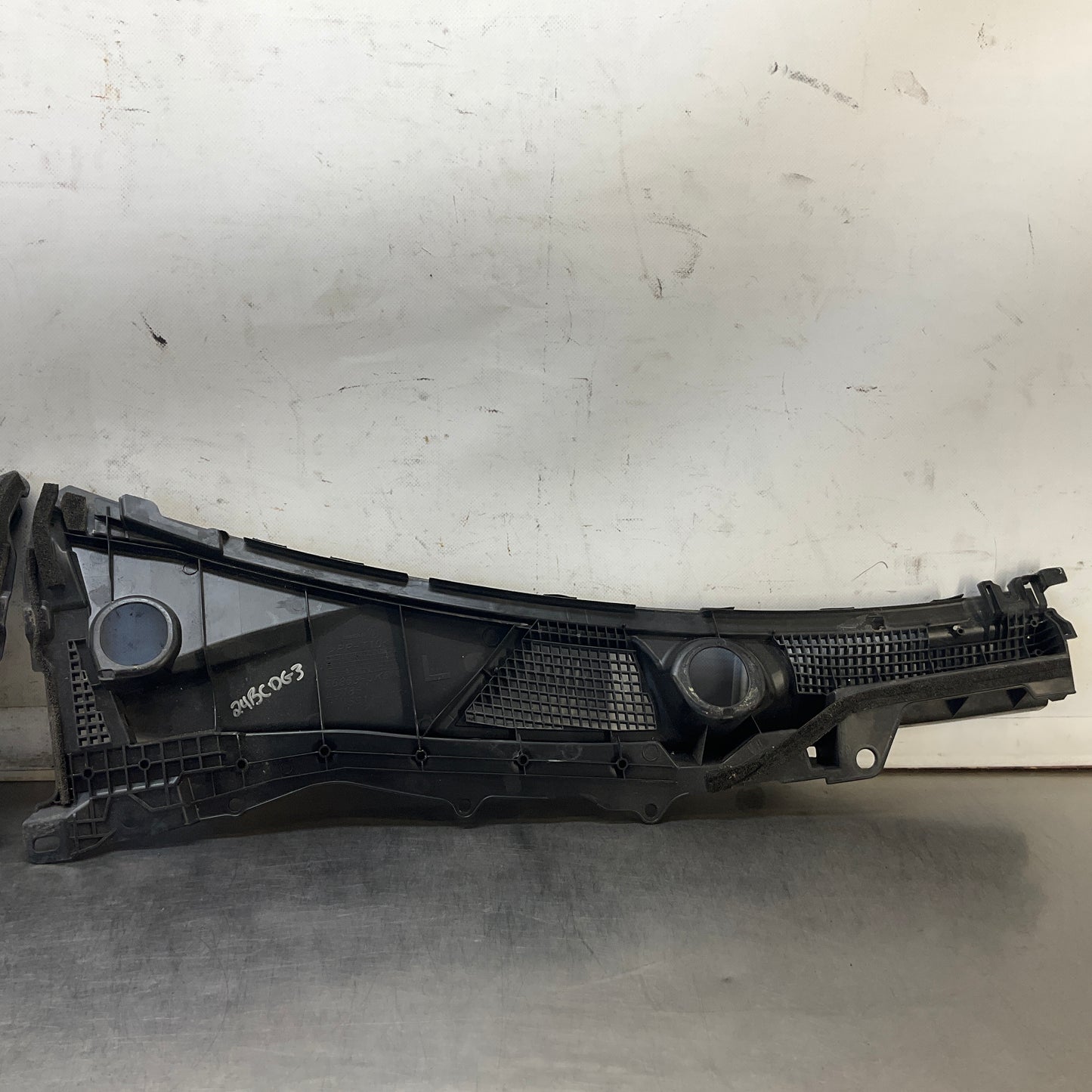 2012 Infiniti V36 G37 Front Windshield Cowl Wiper Cover Panel Oem 24Bcdg3 - On Point Parts Inc