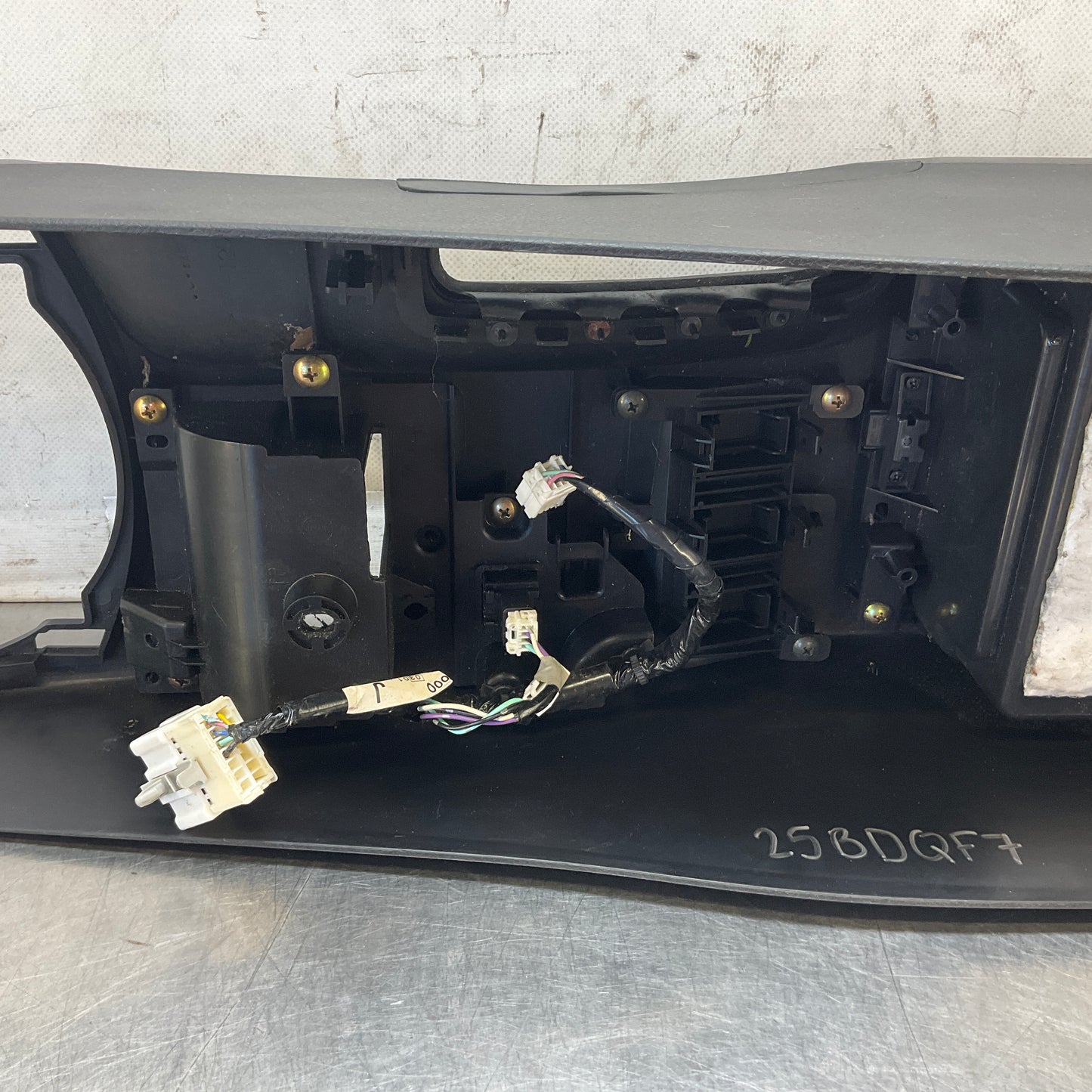 2004 Nissan Z33 350Z Center Console Storage Cubby AT Oem 25Bdqf7 - On Point Parts Inc