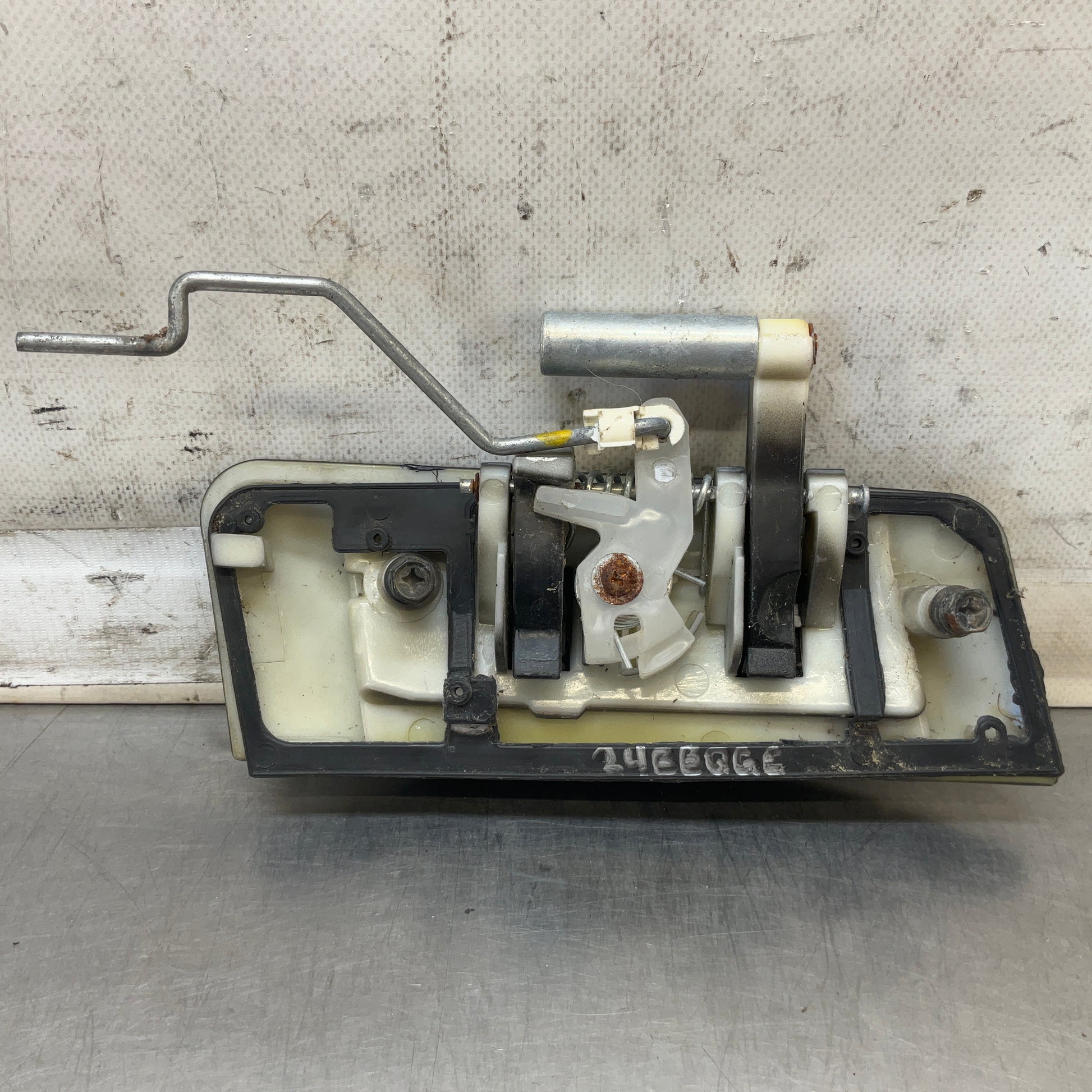 2004 Nissan Z33 350Z Passenger Exterior Door Handle  24Bbqge - On Point Parts Inc