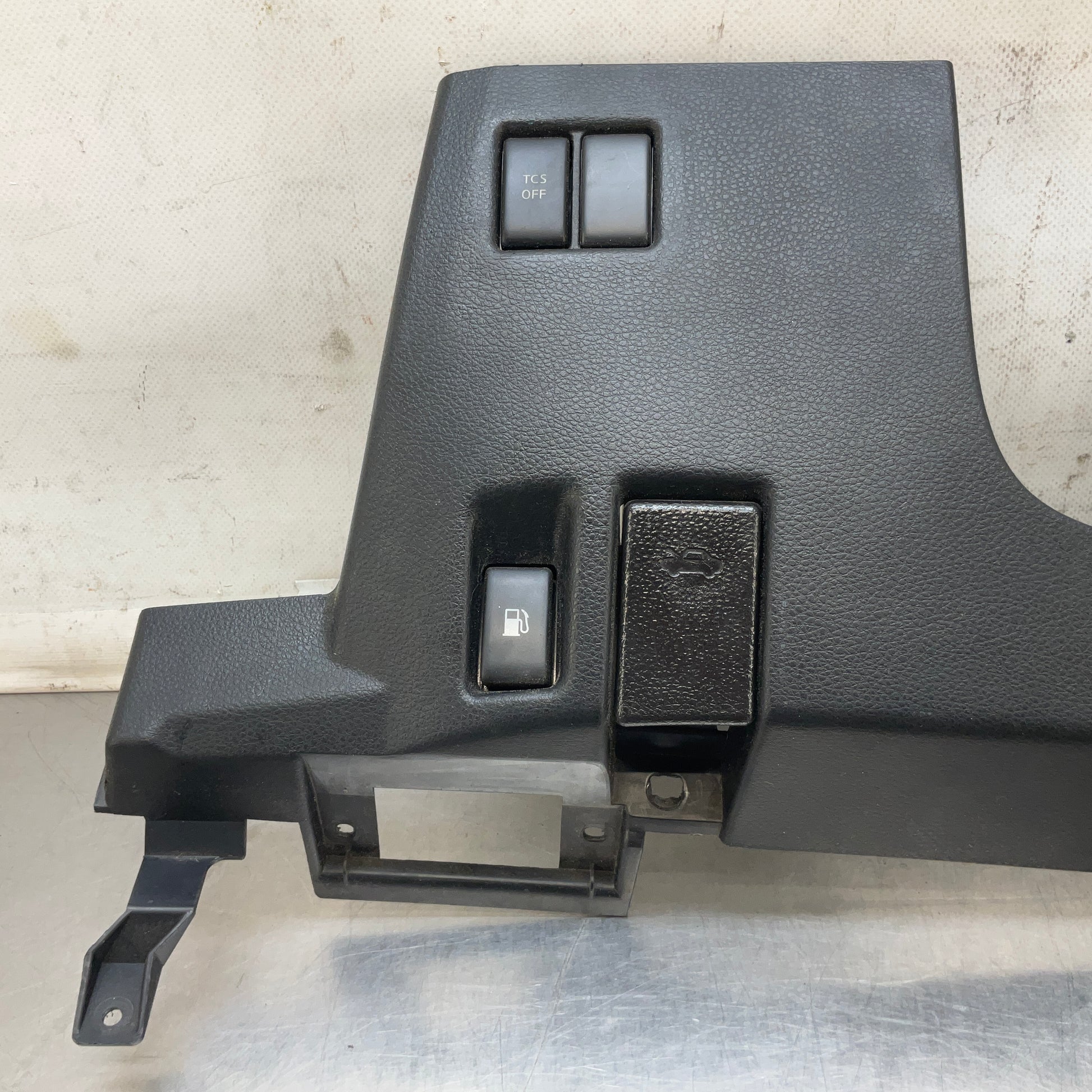 2004 Nissan Z33 350Z Lower Steering Coulmn Cover Panel with Switches OEM 14BALF7 - On Point Parts Inc