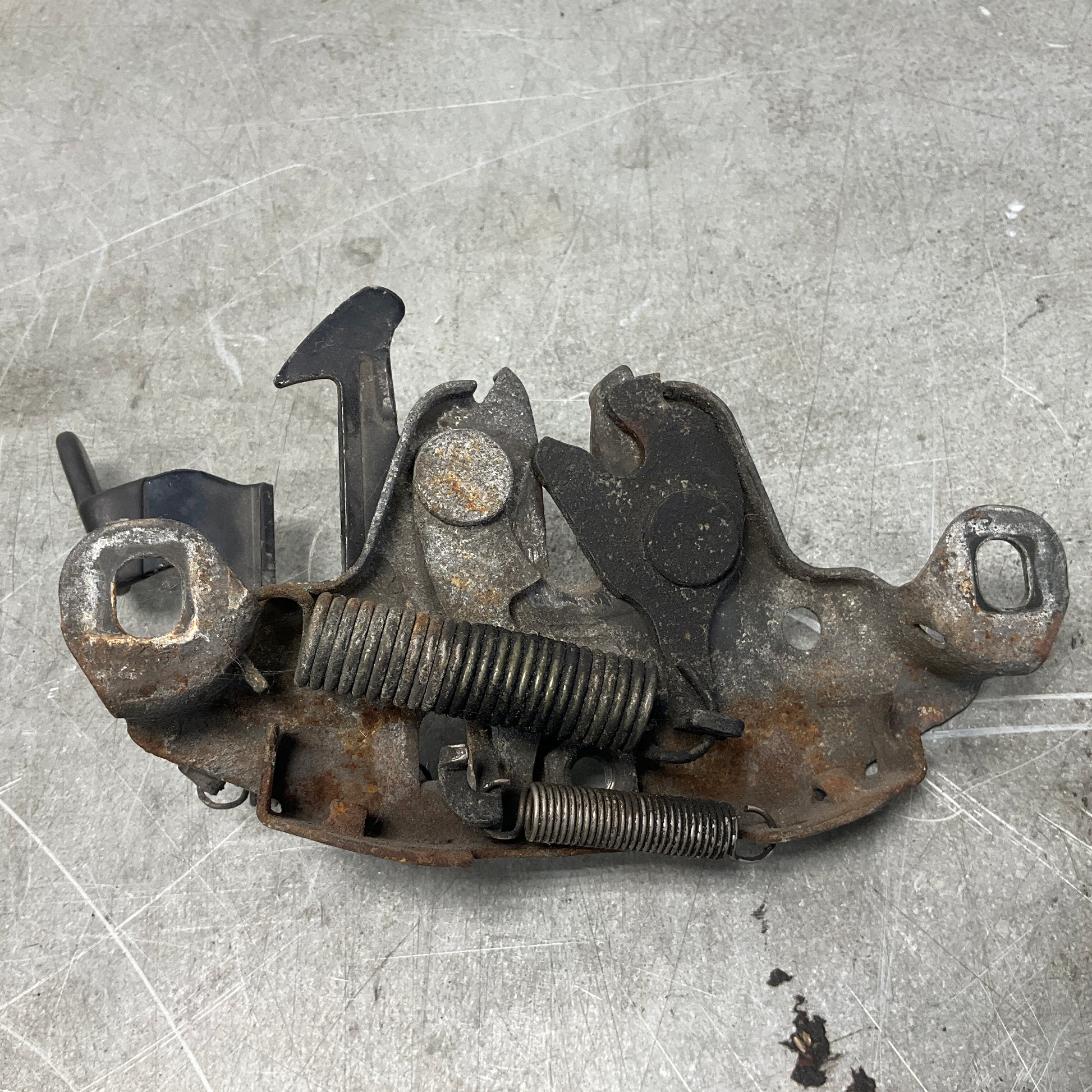 2004 Nissan Z33 350Z Hood Latch Oem 25Bdqfi - On Point Parts Inc