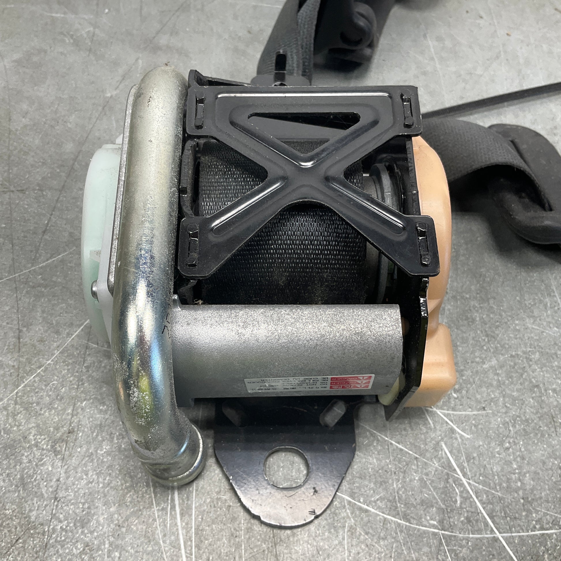 2004 Nissan Z33 350Z Driver Seat Belt Retractor Tensioner Oem 15Bapgg - On Point Parts Inc