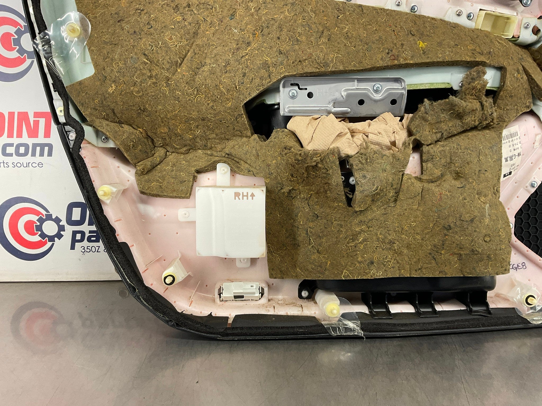 11-13 Infiniti G37 Sedan Right Front Interior Door Panel