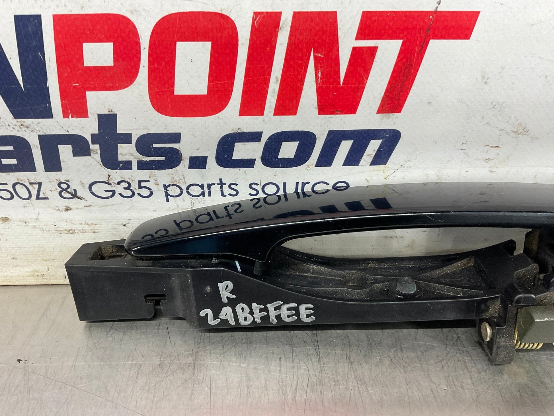 2005 Infiniti G35 Passenger Right Exterior Door Handle OEM 24BFFEE - On Point Parts Inc