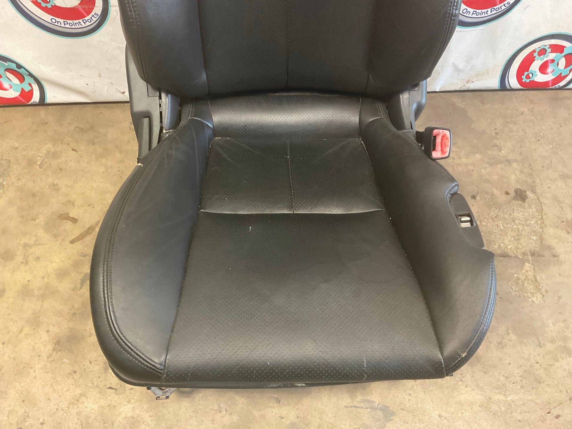 2004 Infiniti G35 Passenger Right Power Leather Seat OEM 25BFND9 - On Point Parts Inc