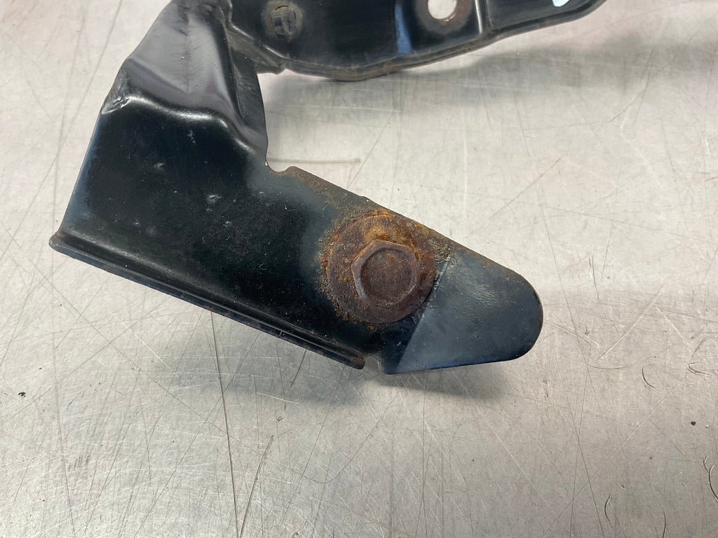 2008 Nissan 350Z Driver Left Front Fender Mount Bracket 62223 OEM 23BJMDA - On Point Parts Inc