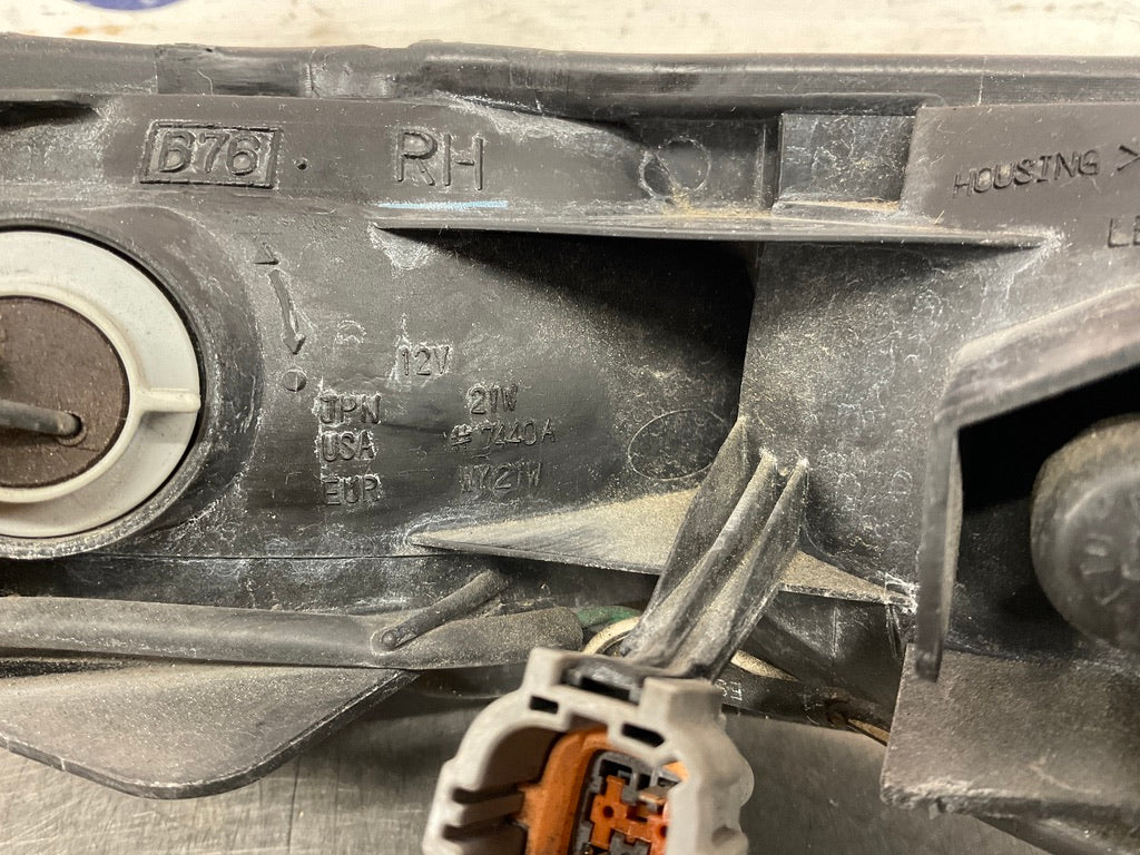 2007 Nissan 350Z Passenger Right Rear Bumper Turn Signal 26554 OEM 25BCBE2 - On Point Parts Inc