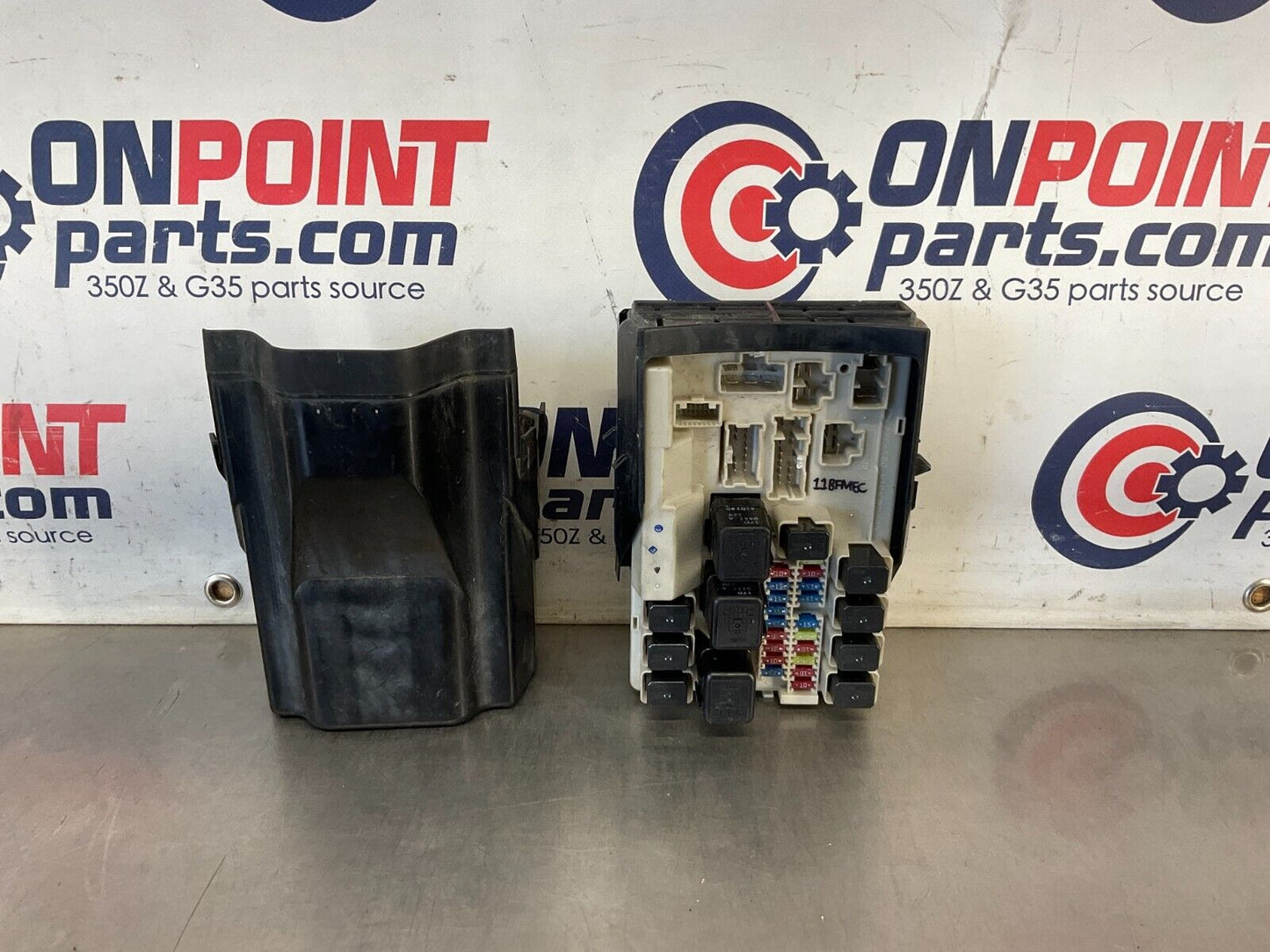 2005 Infiniti G35 IPDM Engine Large Fuse Relay Module Box 284B7AQ016 OEM 11BFMEC - On Point Parts Inc