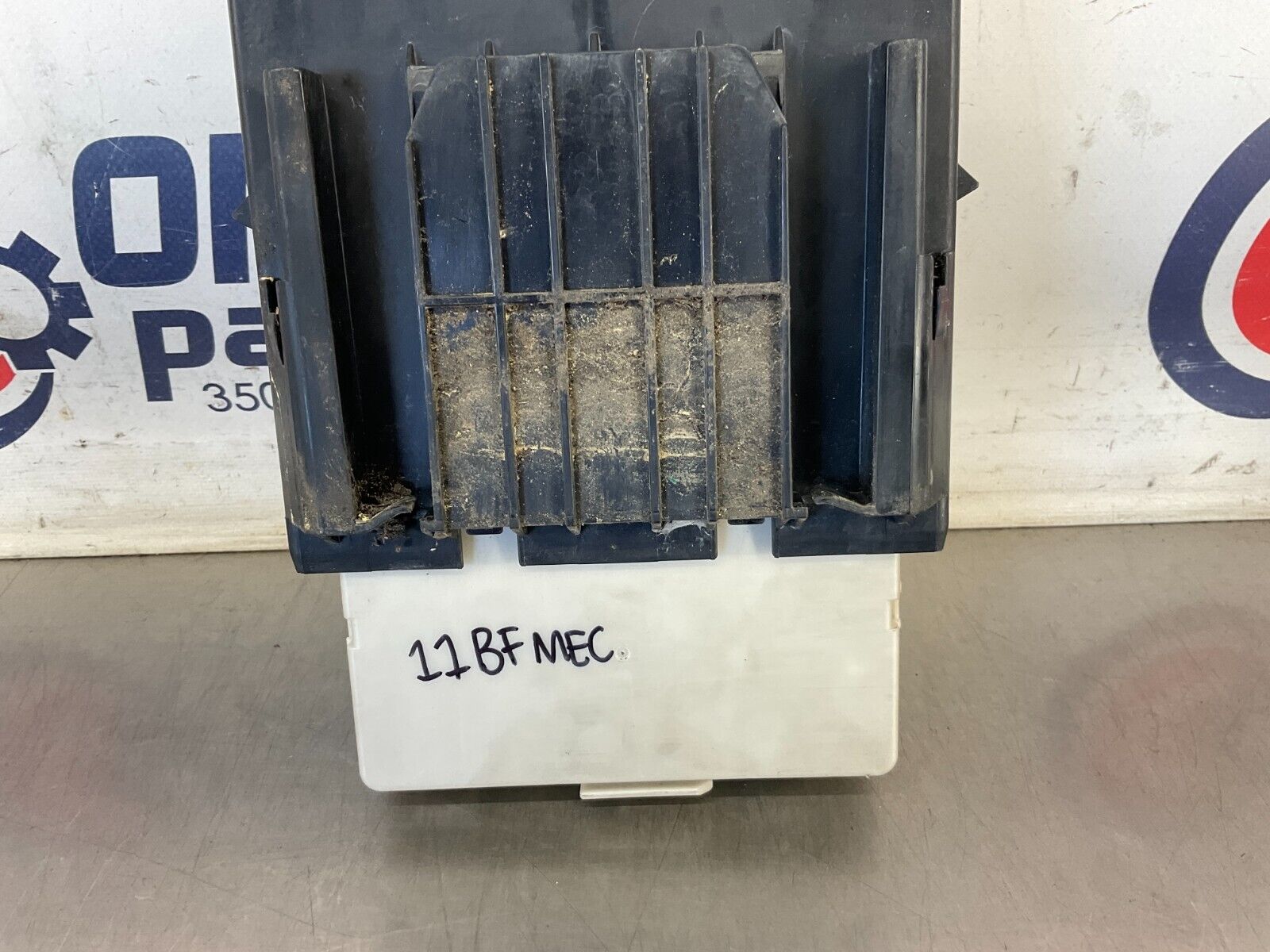 2005 Infiniti G35 IPDM Engine Large Fuse Relay Module Box 284B7AQ016 OEM 11BFMEC - On Point Parts Inc