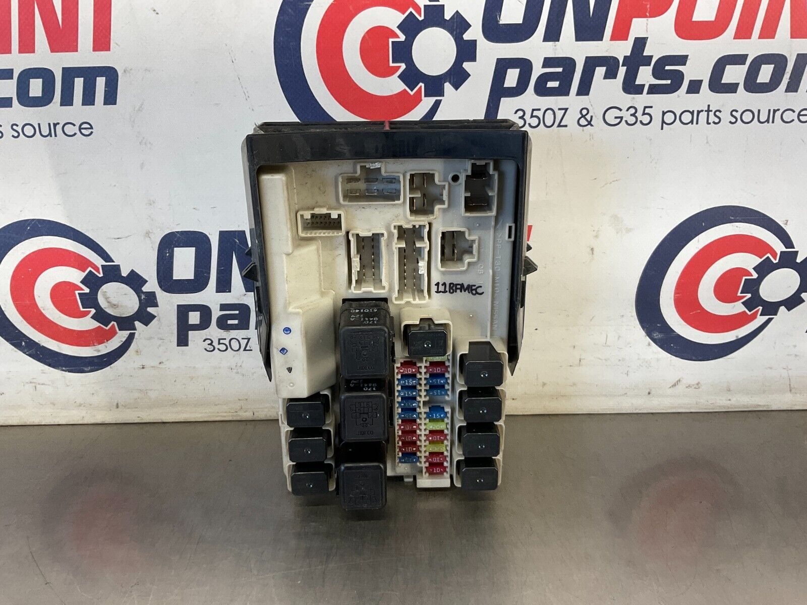2005 Infiniti G35 IPDM Engine Large Fuse Relay Module Box 284B7AQ016 OEM 11BFMEC - On Point Parts Inc