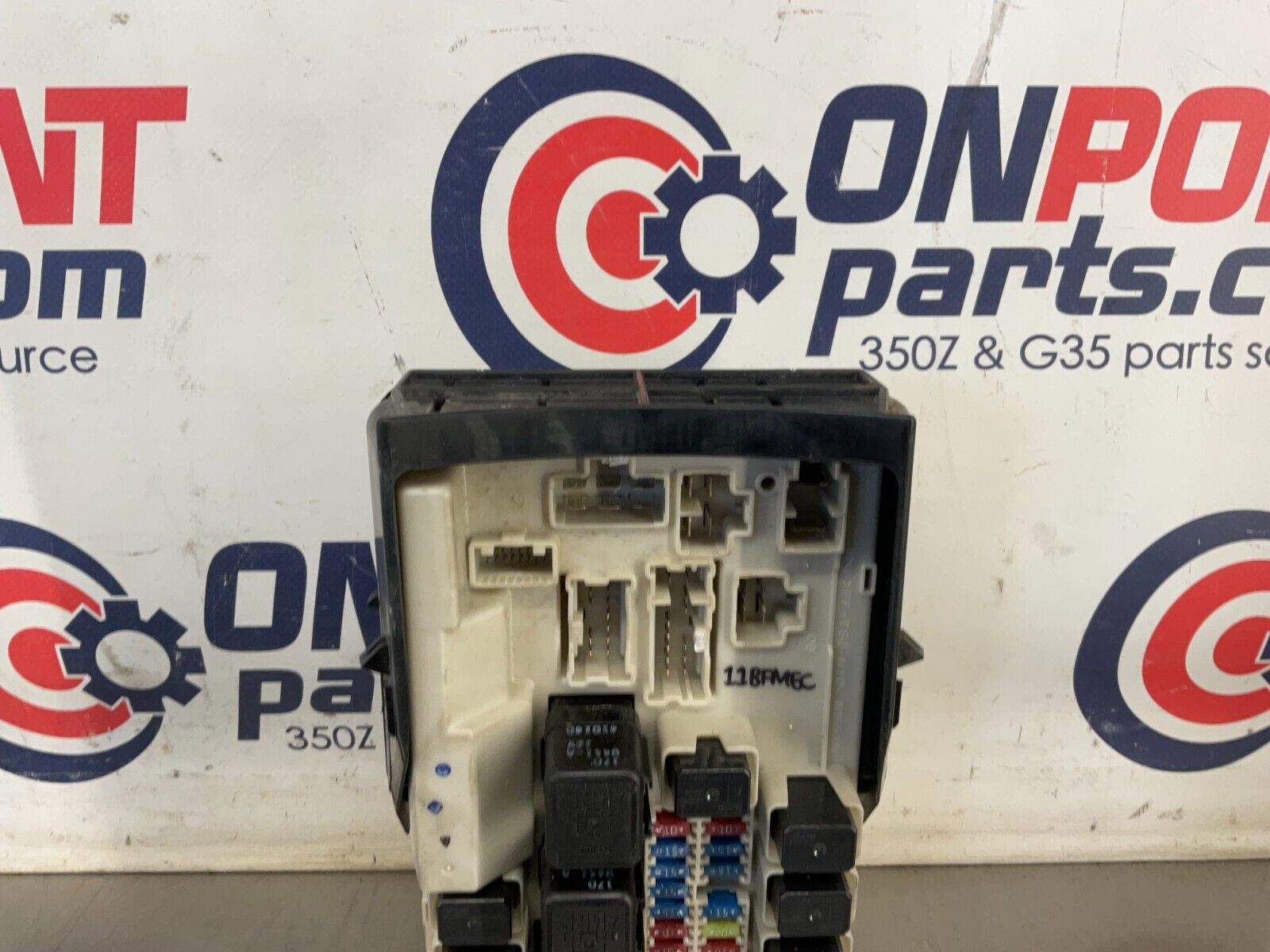 2005 Infiniti G35 IPDM Engine Large Fuse Relay Module Box 284B7AQ016 OEM 11BFMEC - On Point Parts Inc