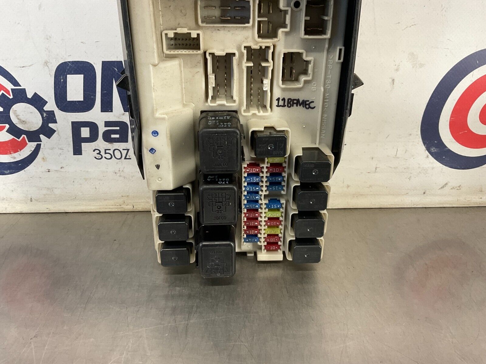 2005 Infiniti G35 IPDM Engine Large Fuse Relay Module Box 284B7AQ016 OEM 11BFMEC - On Point Parts Inc