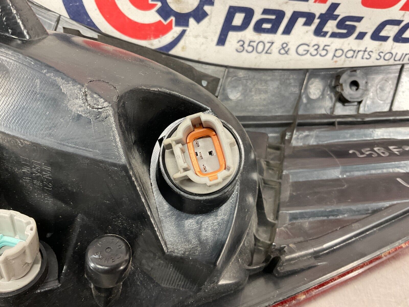 2004 Nissan 350Z Driver Left Tail Light Assembly OEM 25BF9E2 - On Point Parts Inc