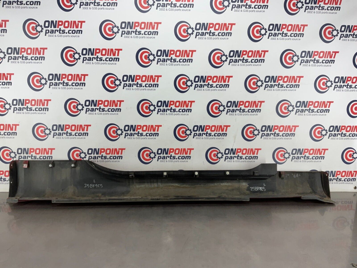 2004 Nissan 350Z Driver Left Rocker Panel Side Skirt OEM 25BF9E5 - On Point Parts Inc
