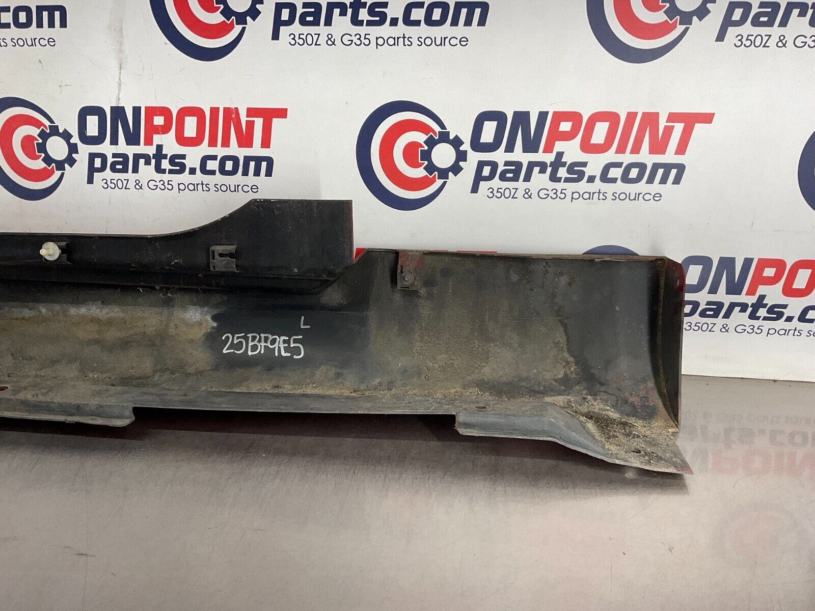 2004 Nissan 350Z Driver Left Rocker Panel Side Skirt OEM 25BF9E5 - On Point Parts Inc