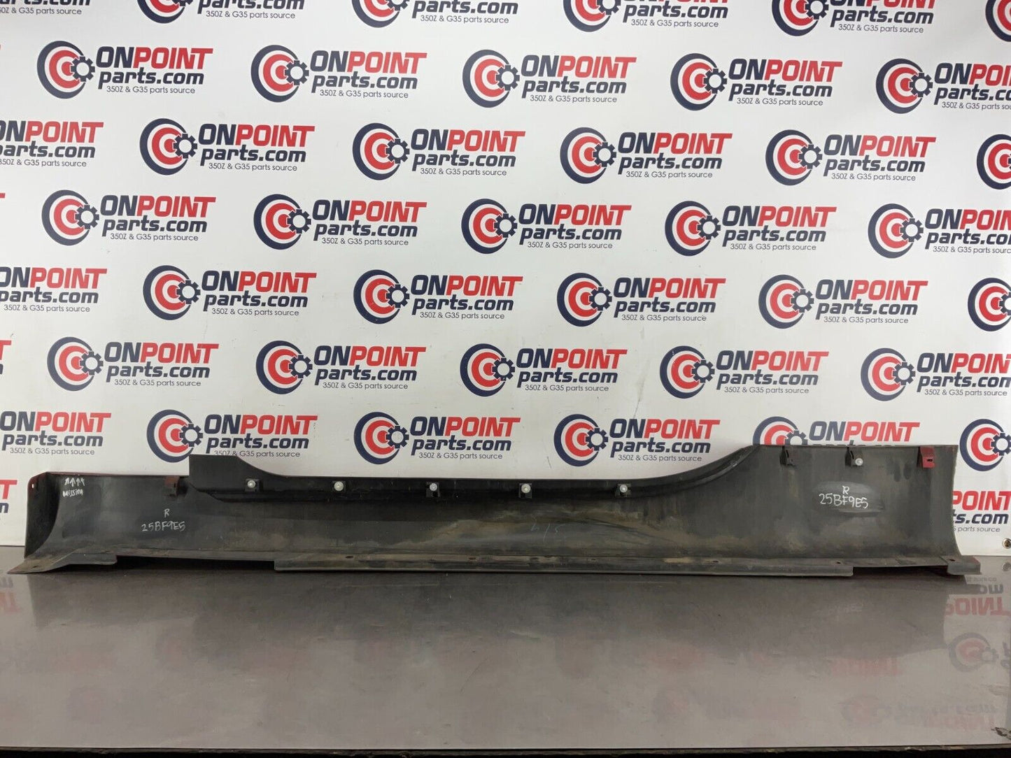 2004 Nissan 350Z Passenger Right Rocker Panel Side Skirt OEM 25BF9E5 - On Point Parts Inc