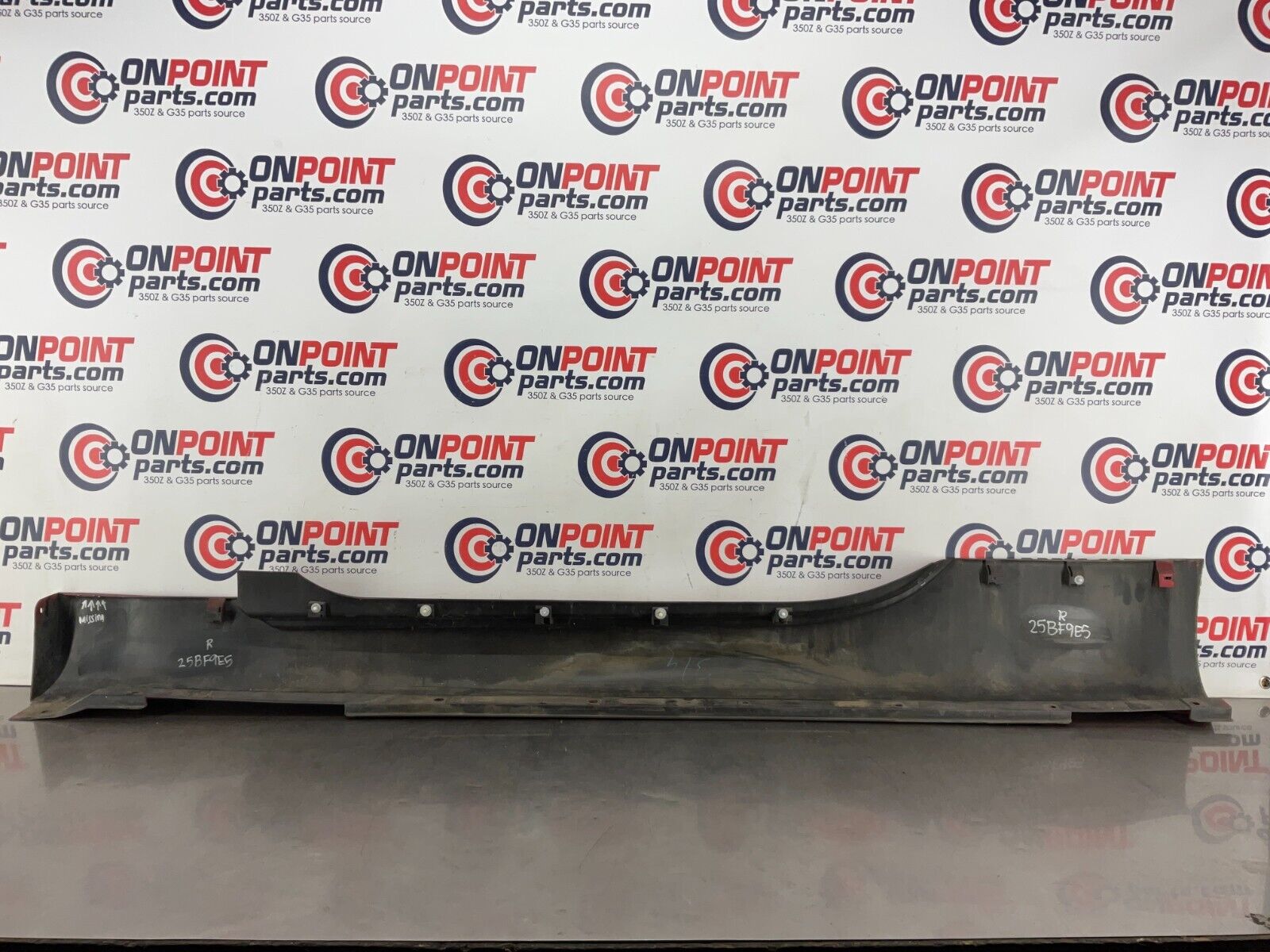 2004 Nissan 350Z Passenger Right Rocker Panel Side Skirt OEM 25BF9E5 - On Point Parts Inc