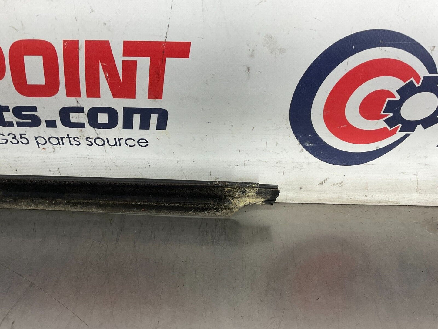 2004 Nissan 350Z Passenger Right Door Window Weatherstrip Moulding OEM 25BF9E2 - On Point Parts Inc