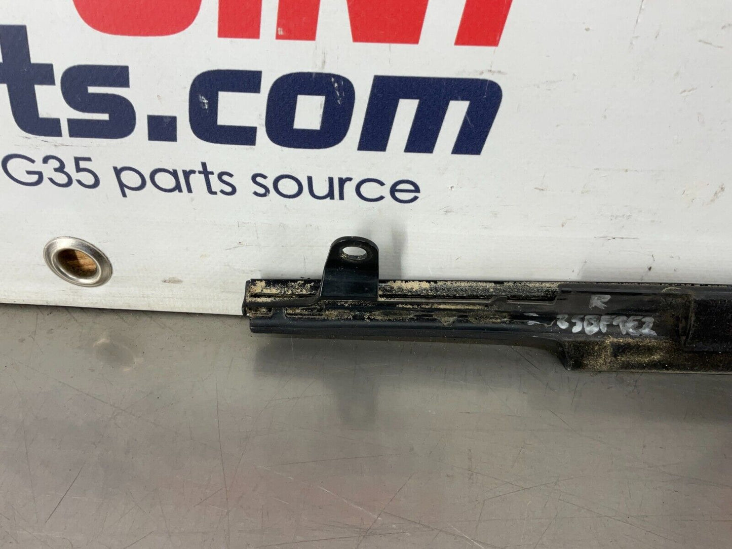 2004 Nissan 350Z Passenger Right Door Window Weatherstrip Moulding OEM 25BF9E2 - On Point Parts Inc