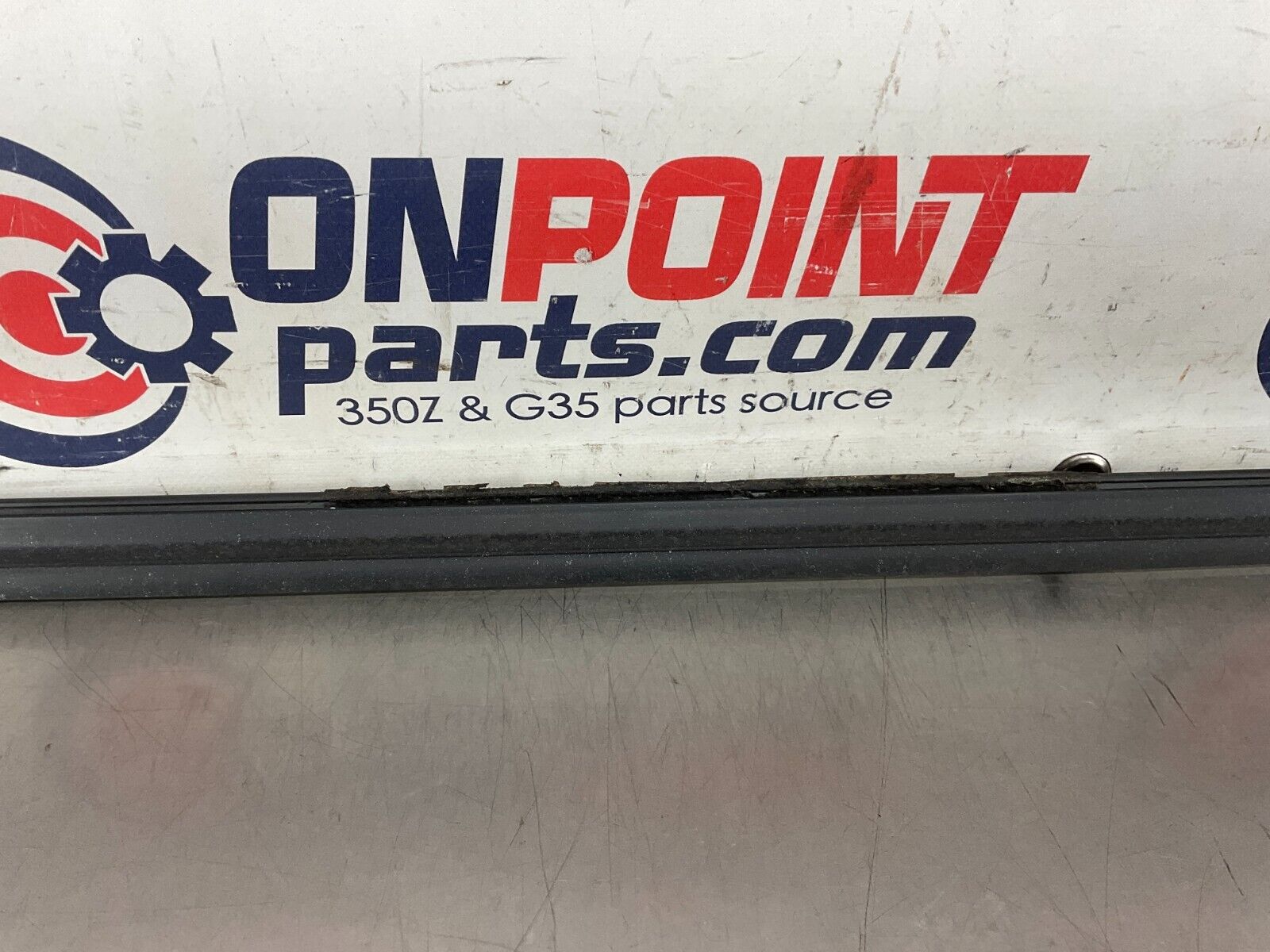 2004 Nissan 350Z Passenger Right Door Window Weatherstrip Moulding OEM 25BF9E2 - On Point Parts Inc
