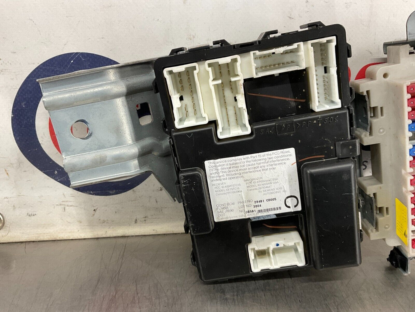 2004 Nissan 350Z BCM Body Control Module Automatic 284B1-CD005 OEM 25BF9EC - On Point Parts Inc