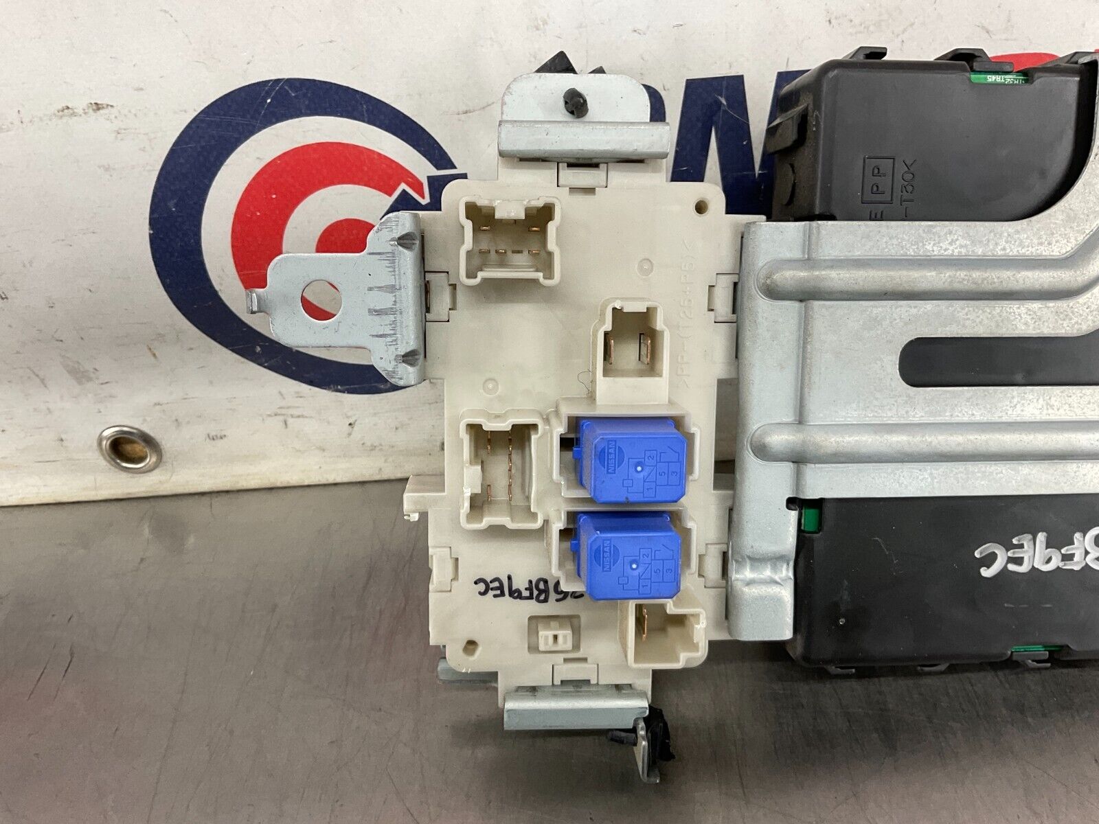 2004 Nissan 350Z BCM Body Control Module Automatic 284B1-CD005 OEM 25BF9EC - On Point Parts Inc