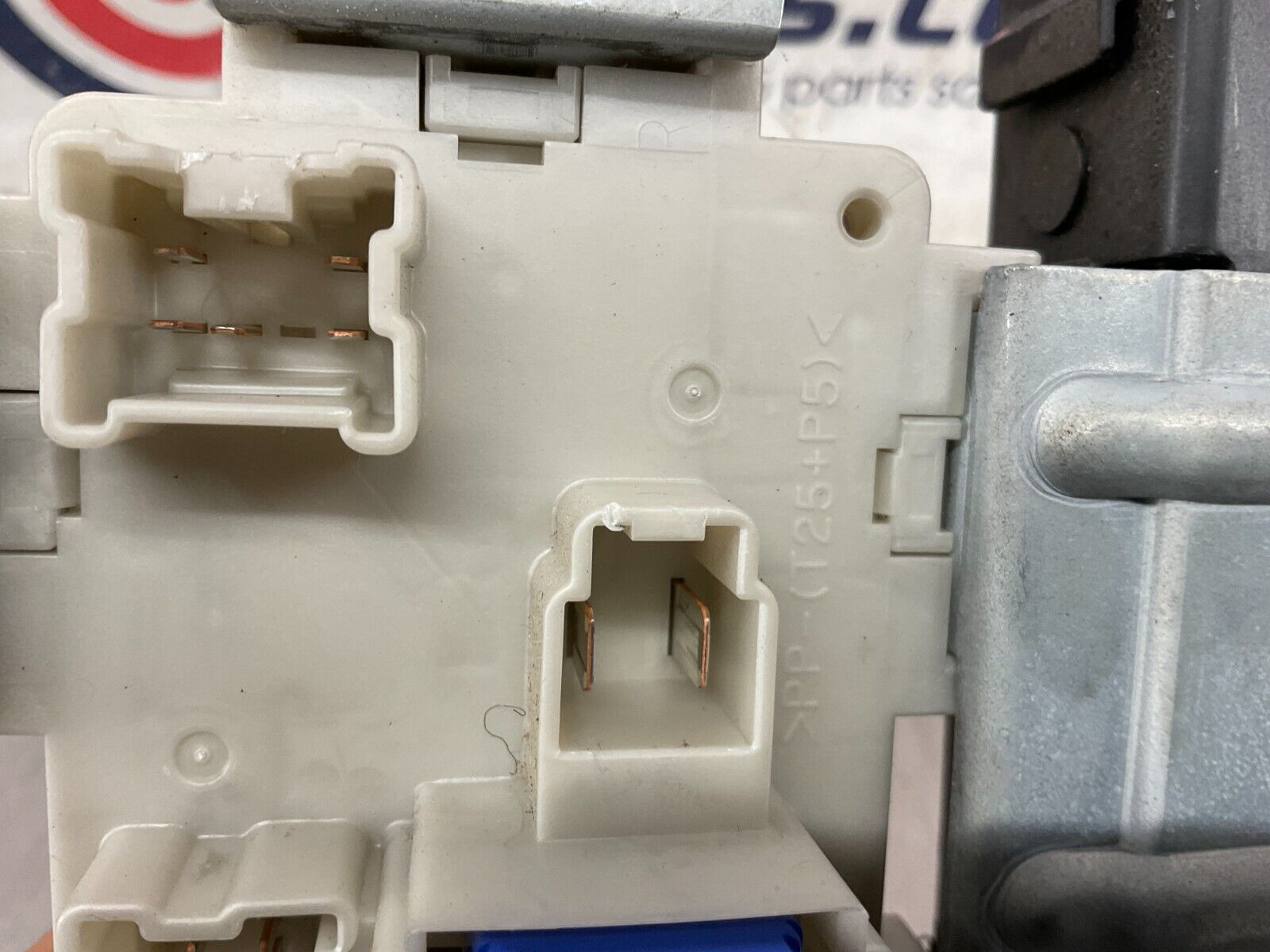 2004 Nissan 350Z BCM Body Control Module Automatic 284B1-CD005 OEM 25BF9EC - On Point Parts Inc