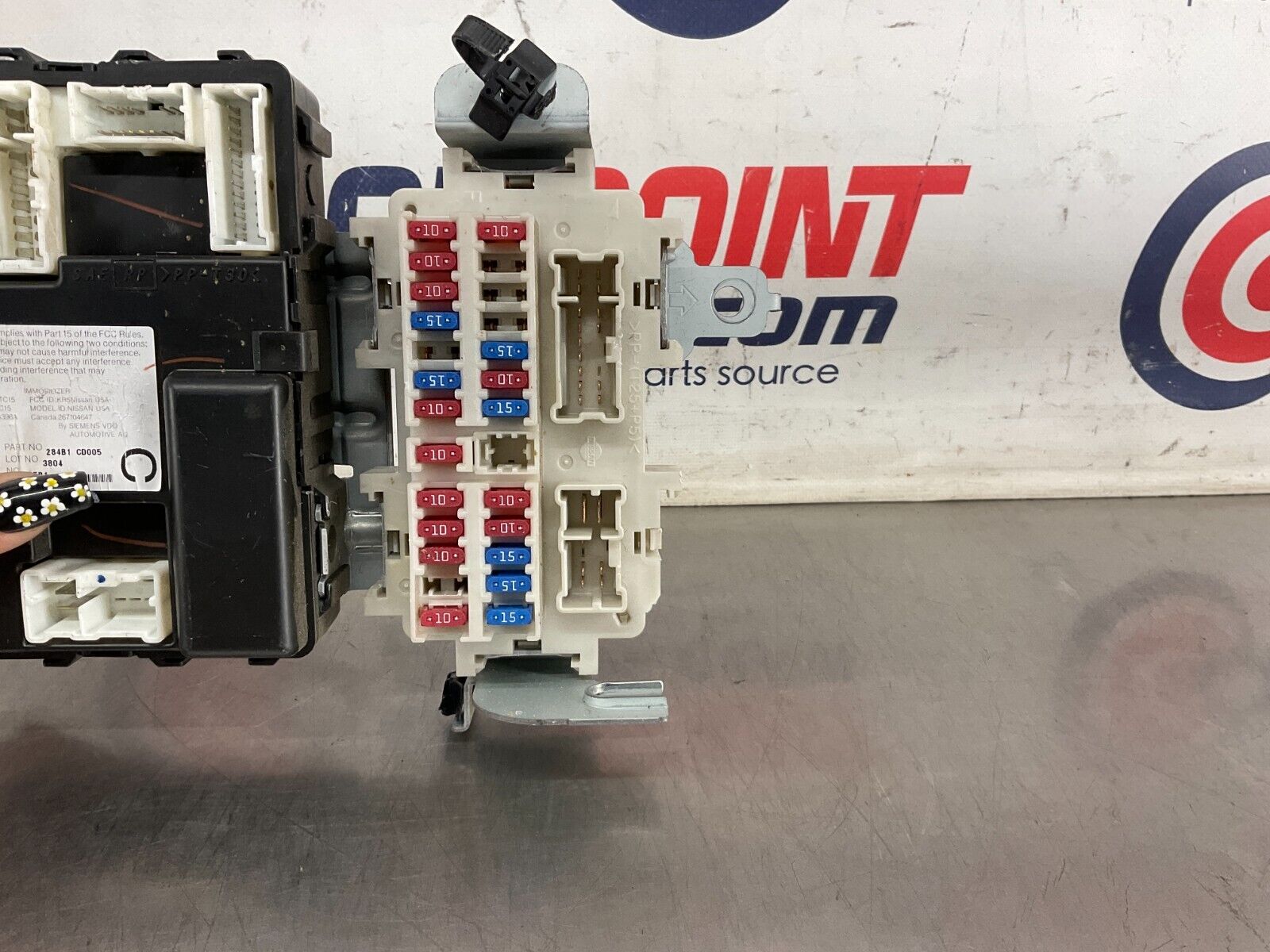 2004 Nissan 350Z BCM Body Control Module Automatic 284B1-CD005 OEM 25BF9EC - On Point Parts Inc