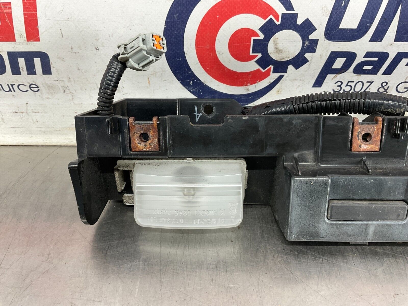 2004 Nissan 350Z Rear Bumper License Plate Light Assembly 96250 OEM 25BF9EC - On Point Parts Inc