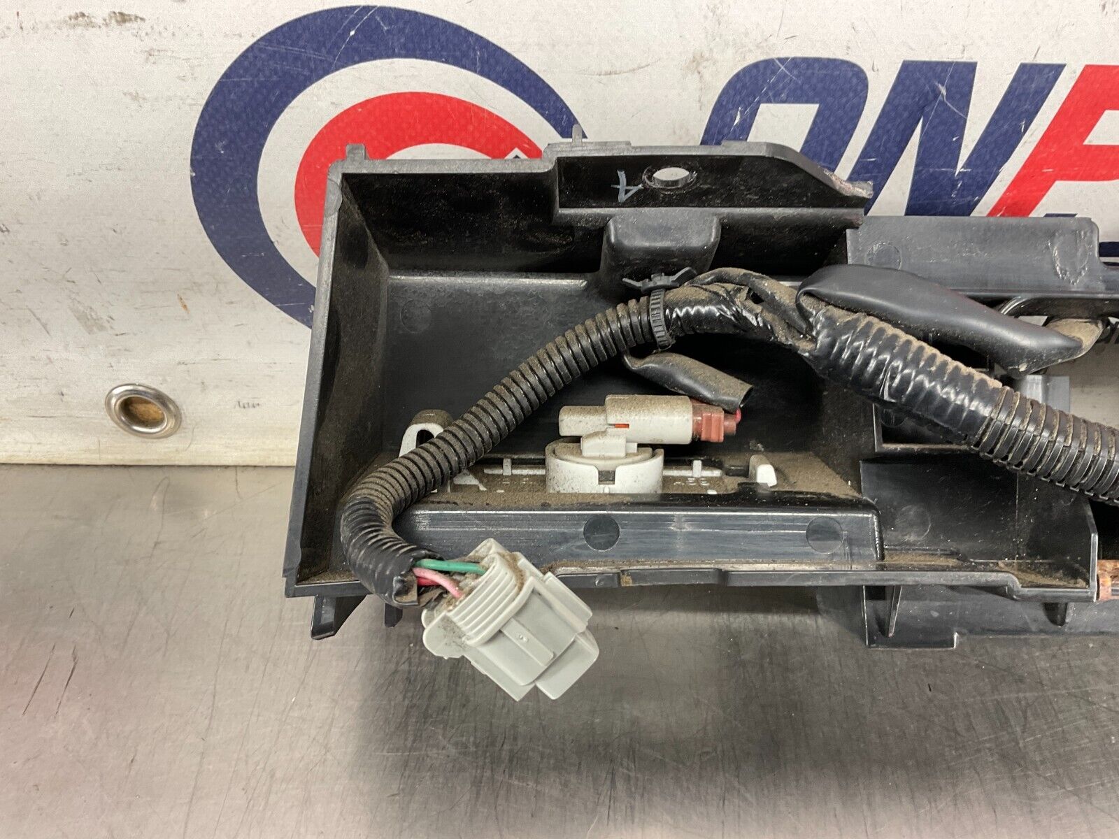 2004 Nissan 350Z Rear Bumper License Plate Light Assembly 96250 OEM 25BF9EC - On Point Parts Inc