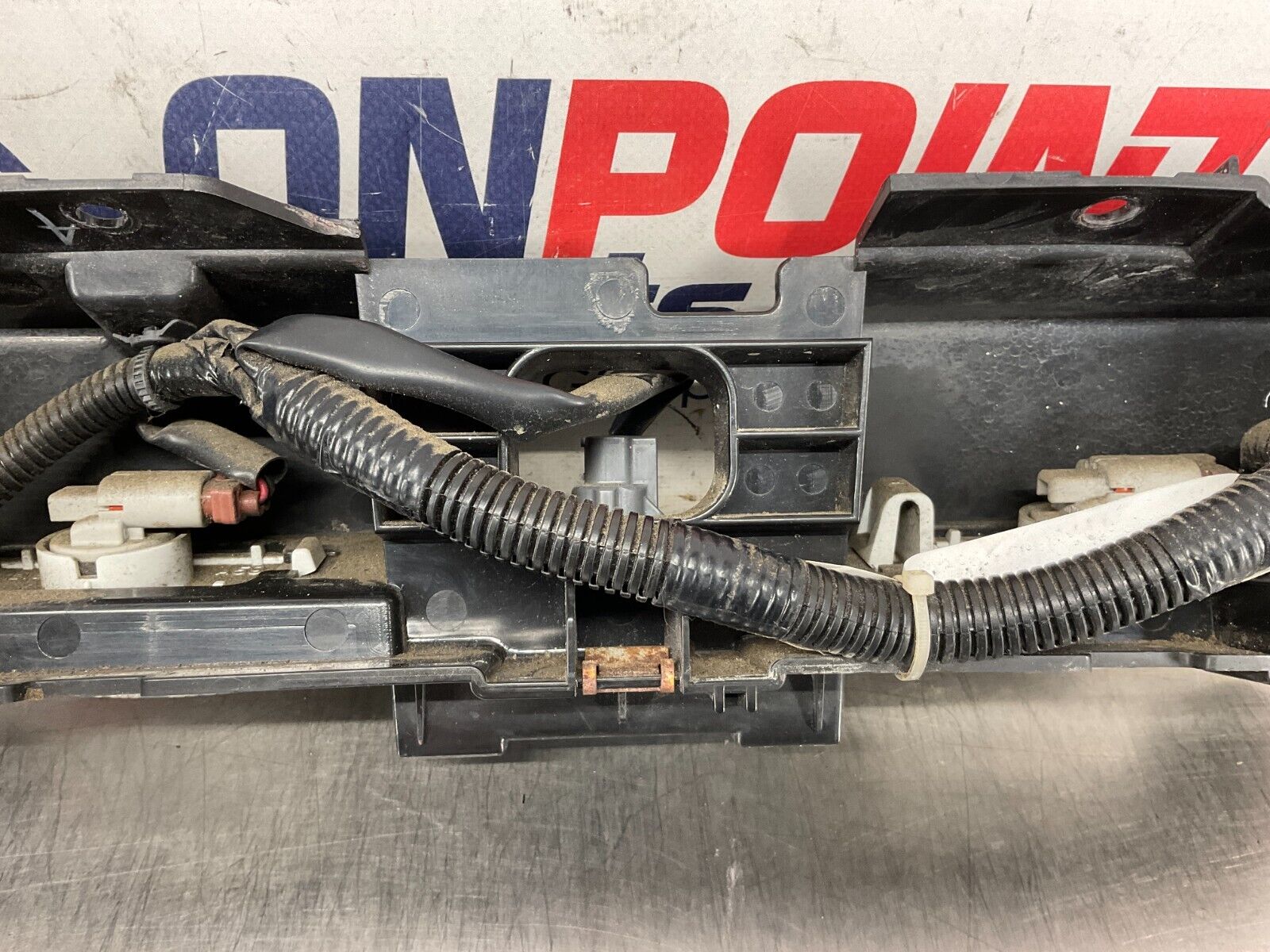 2004 Nissan 350Z Rear Bumper License Plate Light Assembly 96250 OEM 25BF9EC - On Point Parts Inc