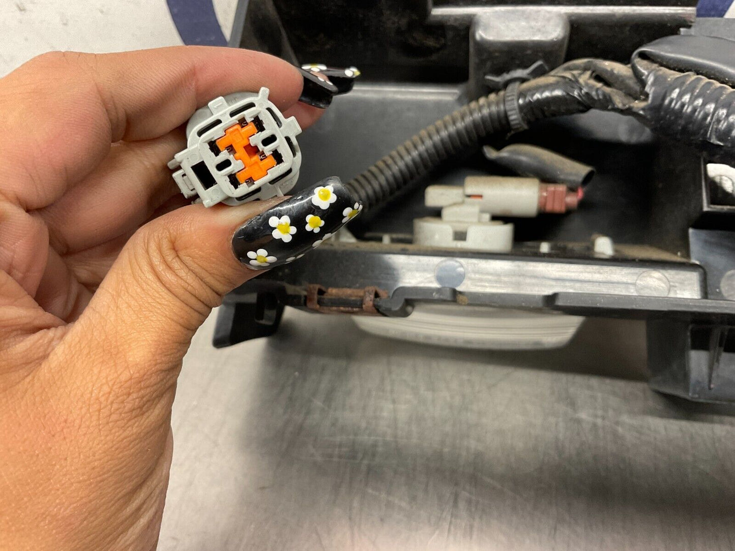 2004 Nissan 350Z Rear Bumper License Plate Light Assembly 96250 OEM 25BF9EC - On Point Parts Inc