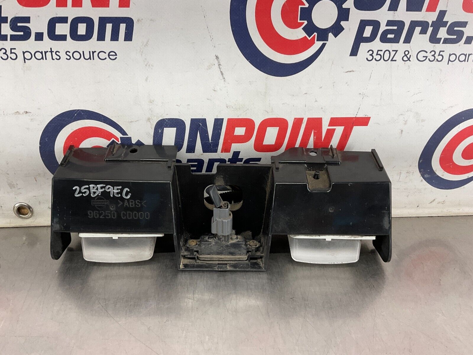 2004 Nissan 350Z Rear Bumper License Plate Light Assembly 96250 OEM 25BF9EC - On Point Parts Inc