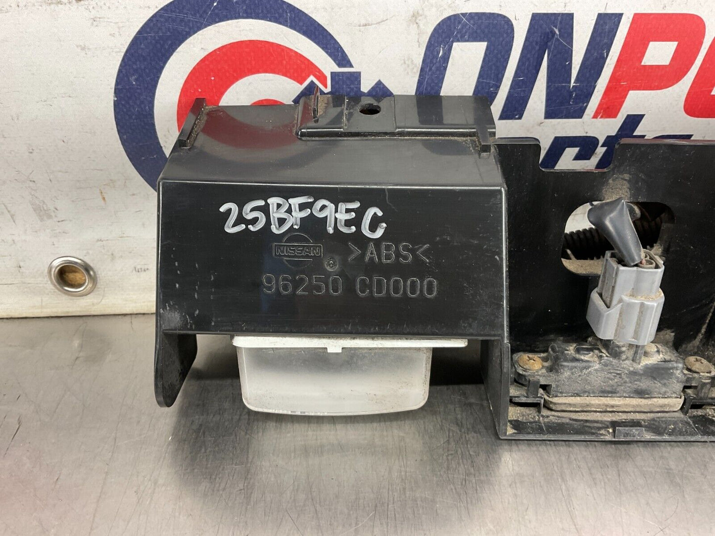 2004 Nissan 350Z Rear Bumper License Plate Light Assembly 96250 OEM 25BF9EC - On Point Parts Inc