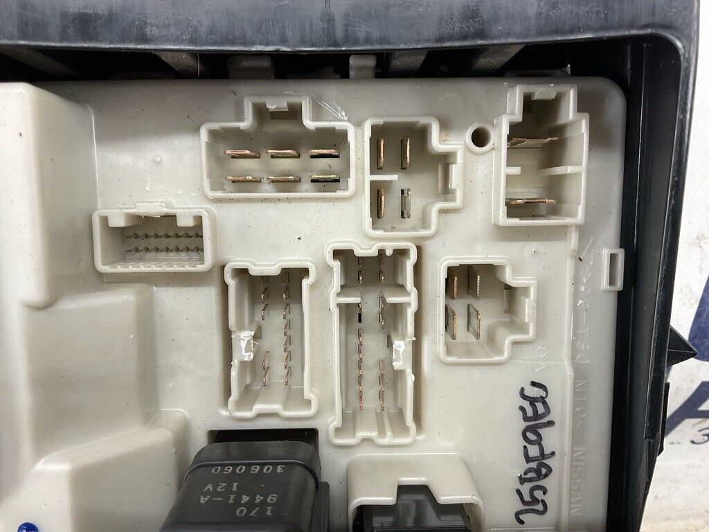 2004 Nissan 350Z IPDM Engine Large Fuse Relay Module Box 284B7AQ006 OEM 25BF9EC - On Point Parts Inc