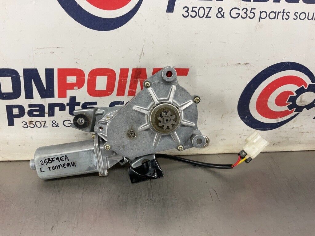 2004 Nissan 350Z Driver Left Tonneau Convertible Lift Motor OEM 25BF9EA - On Point Parts Inc