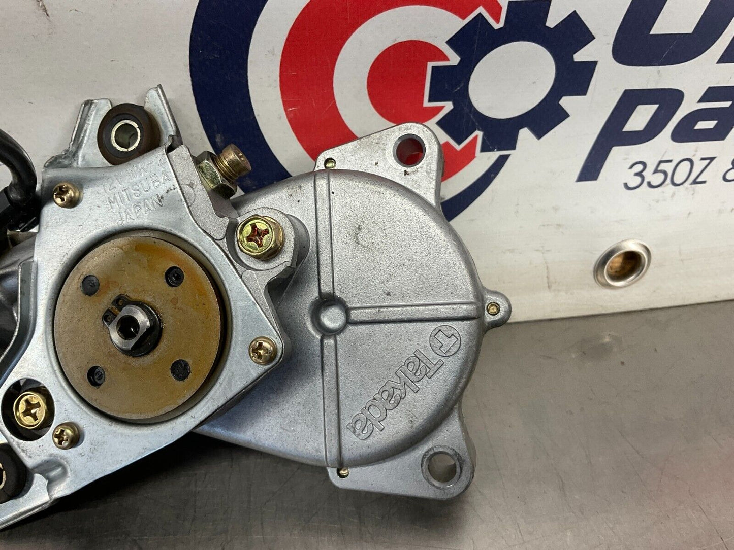 2004 Nissan 350Z Passenger Right Convertible Top Lift Motor OEM 25BF9EE - On Point Parts Inc