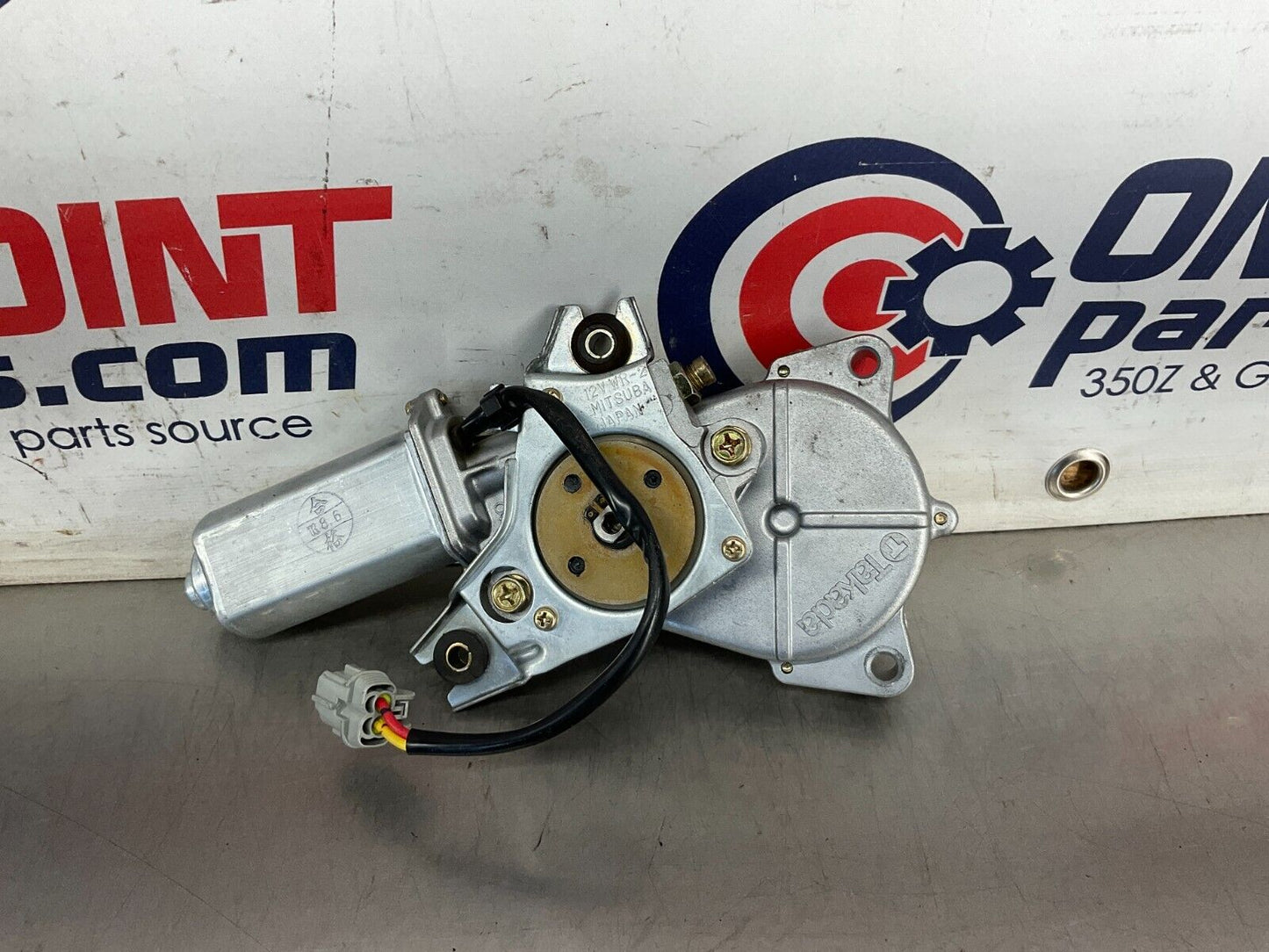2004 Nissan 350Z Passenger Right Convertible Top Lift Motor OEM 25BF9EE - On Point Parts Inc